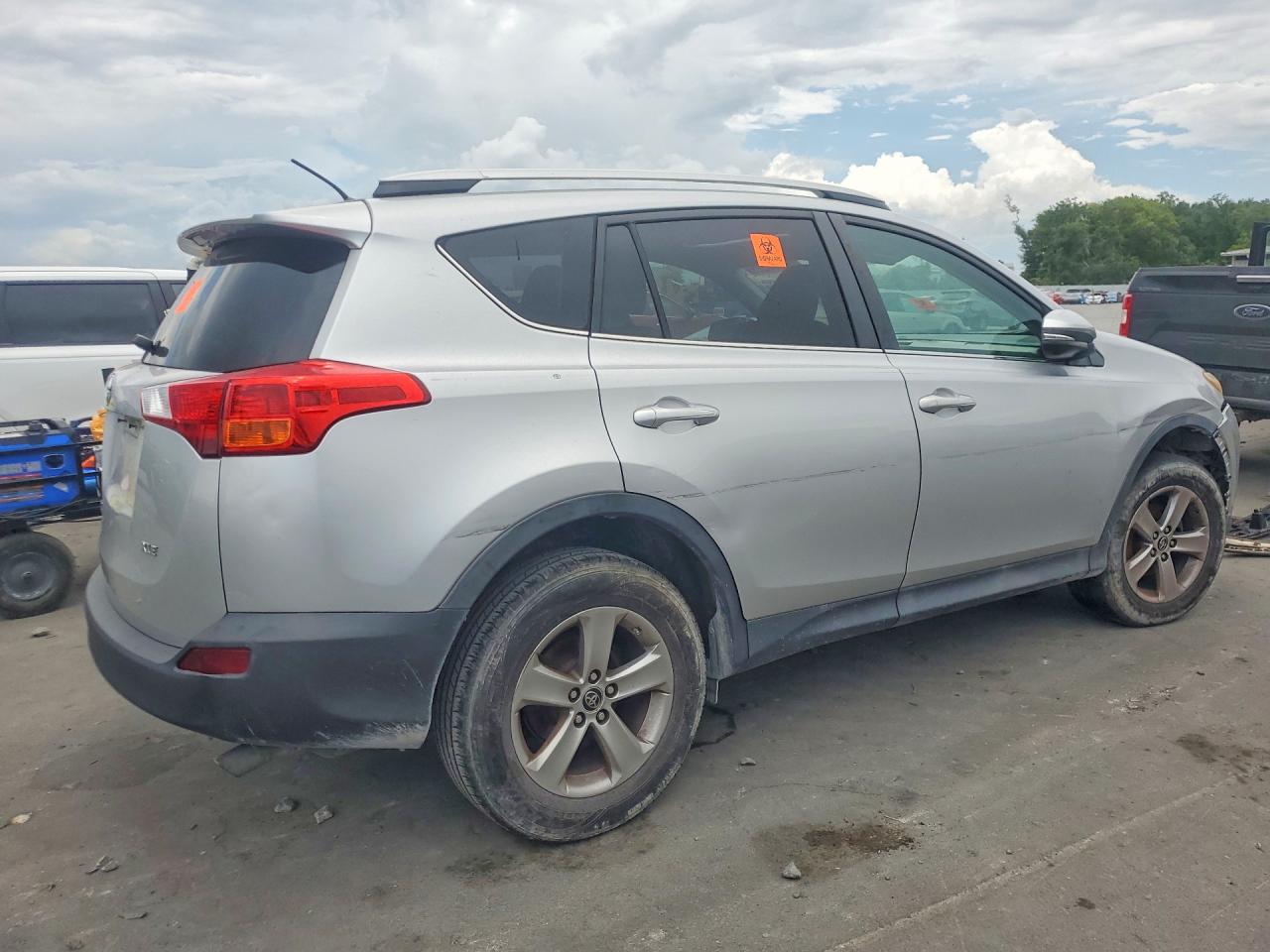 2015 Toyota Rav4 Xle Silver vin: 2T3WFREV7FW177845