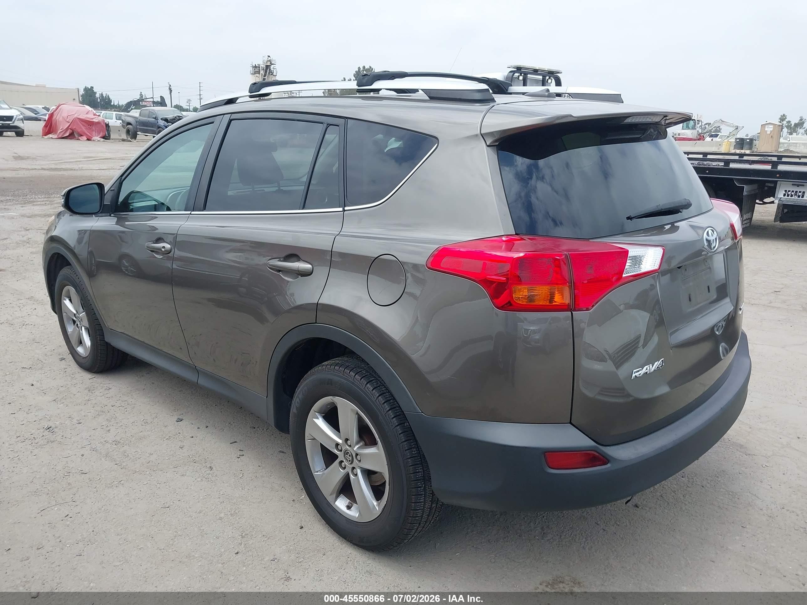 2015 Toyota Rav4 Xle Коричневый vin: 2T3WFREV7FW186741