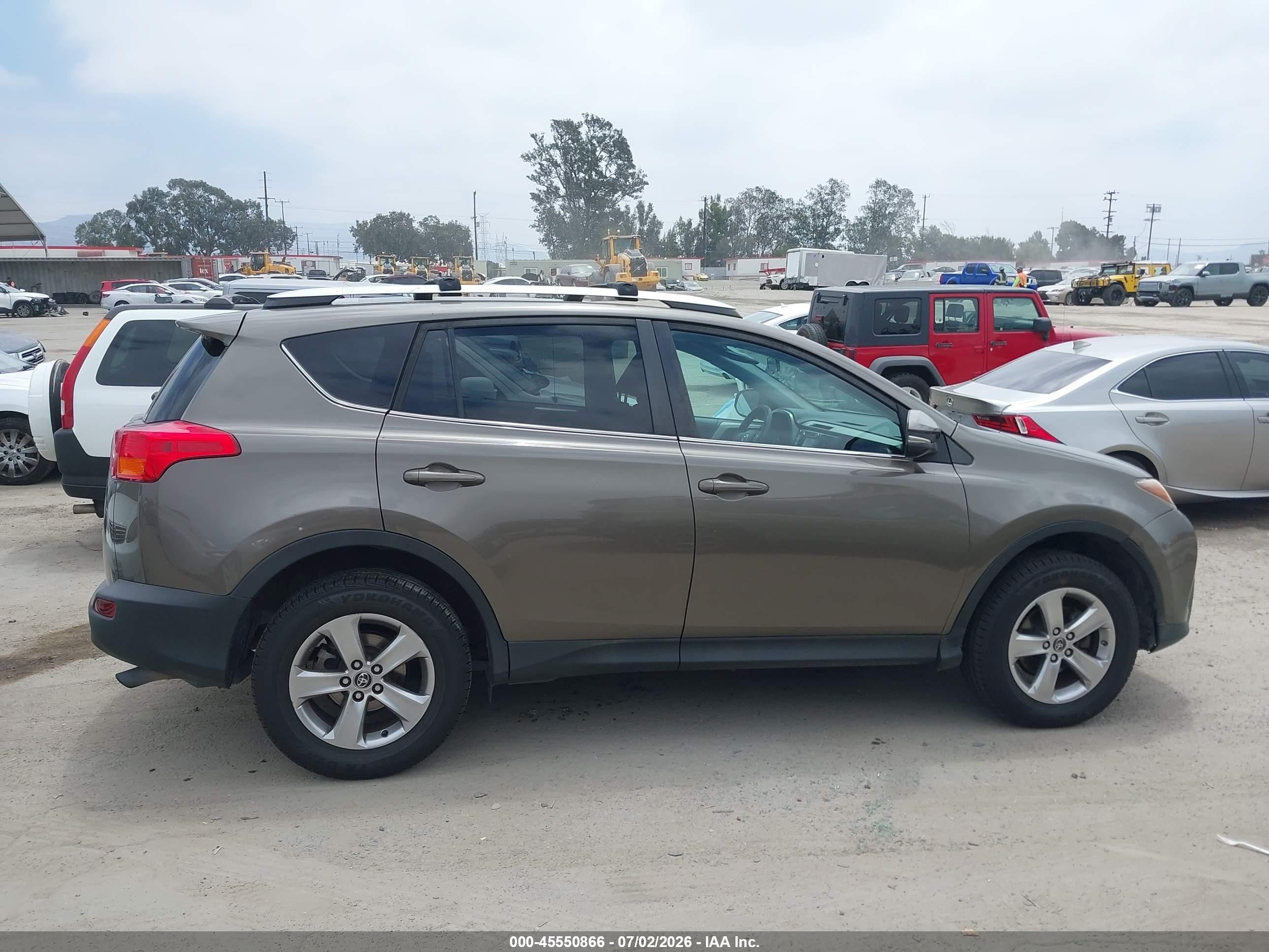 2015 Toyota Rav4 Xle Коричневый vin: 2T3WFREV7FW186741