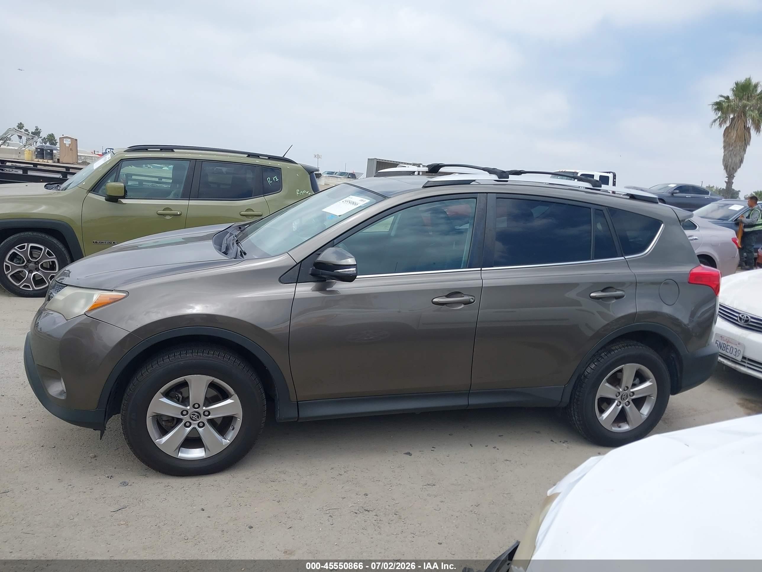 2015 Toyota Rav4 Xle Коричневый vin: 2T3WFREV7FW186741