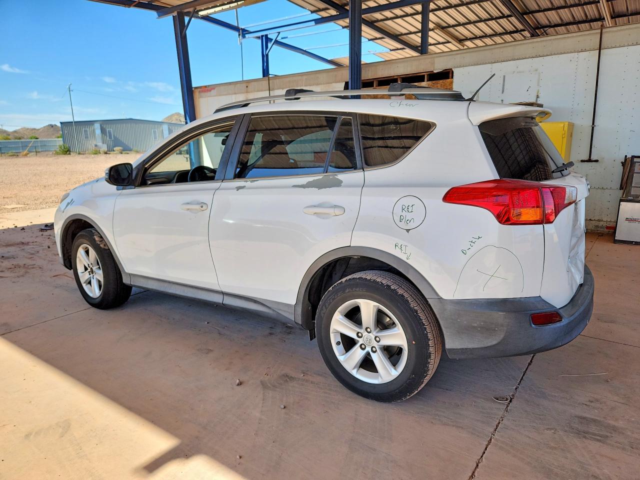 2013 Toyota Rav4 Xle White vin: 2T3WFREV8DW009001