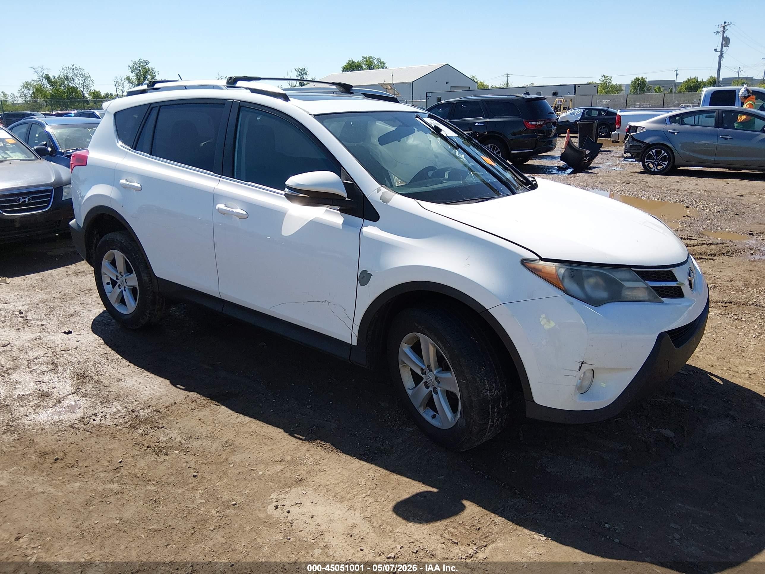 2013 Toyota Rav4 Xle White vin: 2T3WFREV8DW021407