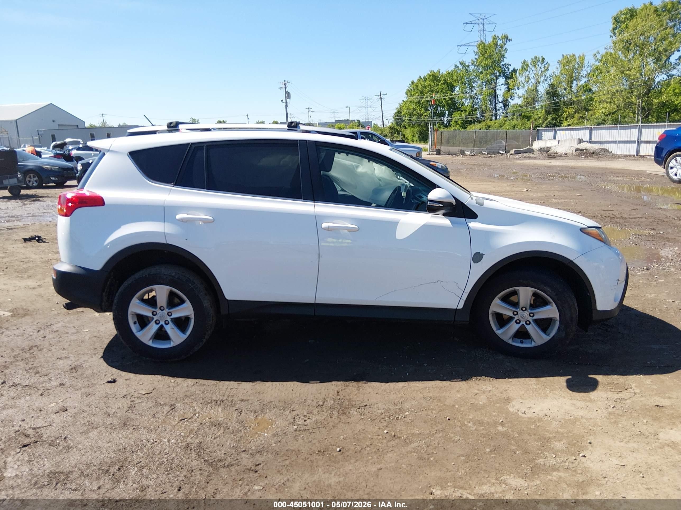 2013 Toyota Rav4 Xle Белый vin: 2T3WFREV8DW021407