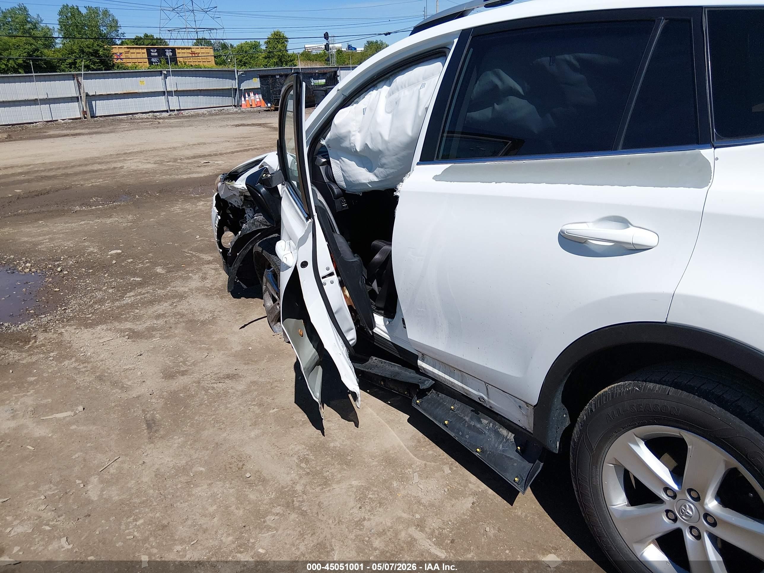2013 Toyota Rav4 Xle Белый vin: 2T3WFREV8DW021407