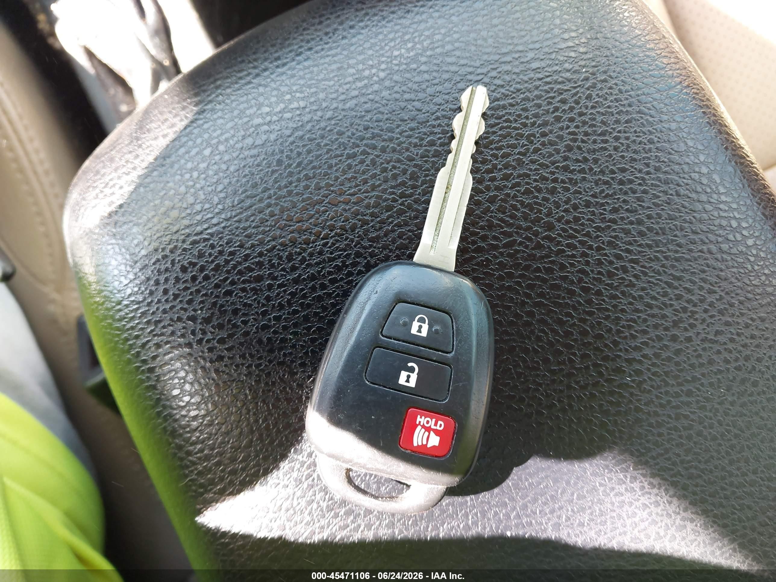 2013 Toyota Rav4 Xle White vin: 2T3WFREV8DW029278