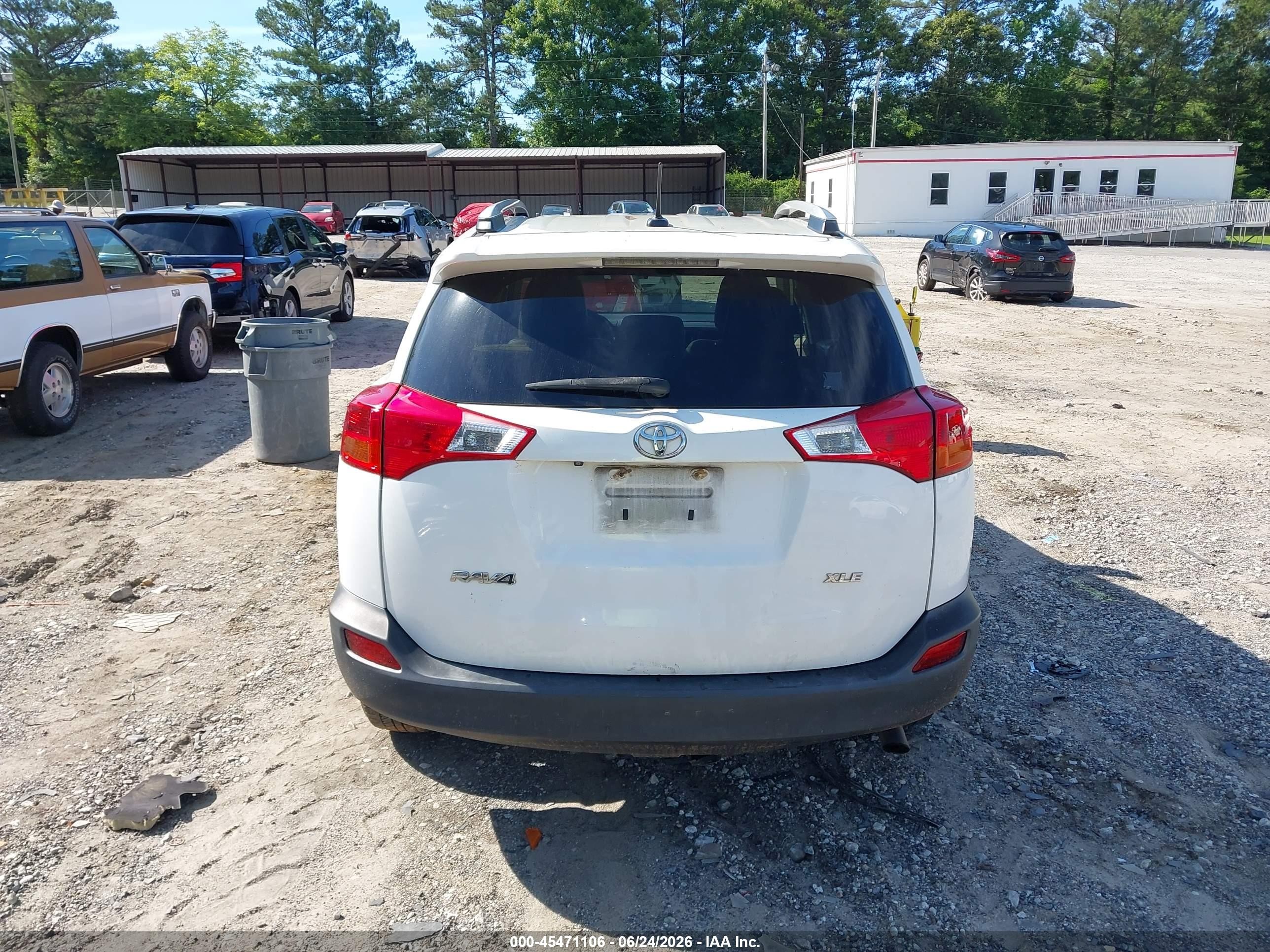 2013 Toyota Rav4 Xle White vin: 2T3WFREV8DW029278