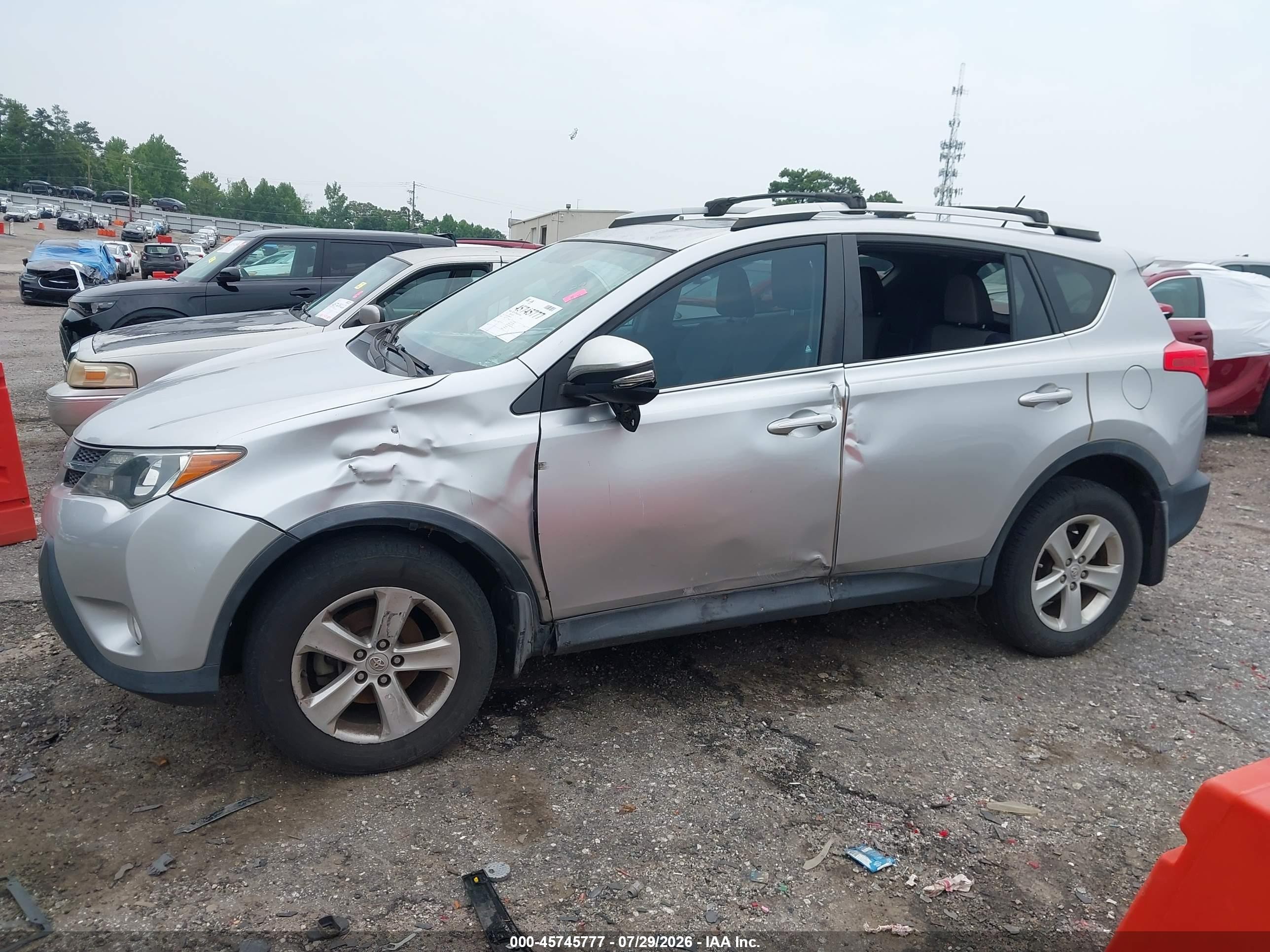 2013 Toyota Rav4 Xle Серебряный vin: 2T3WFREV8DW062376