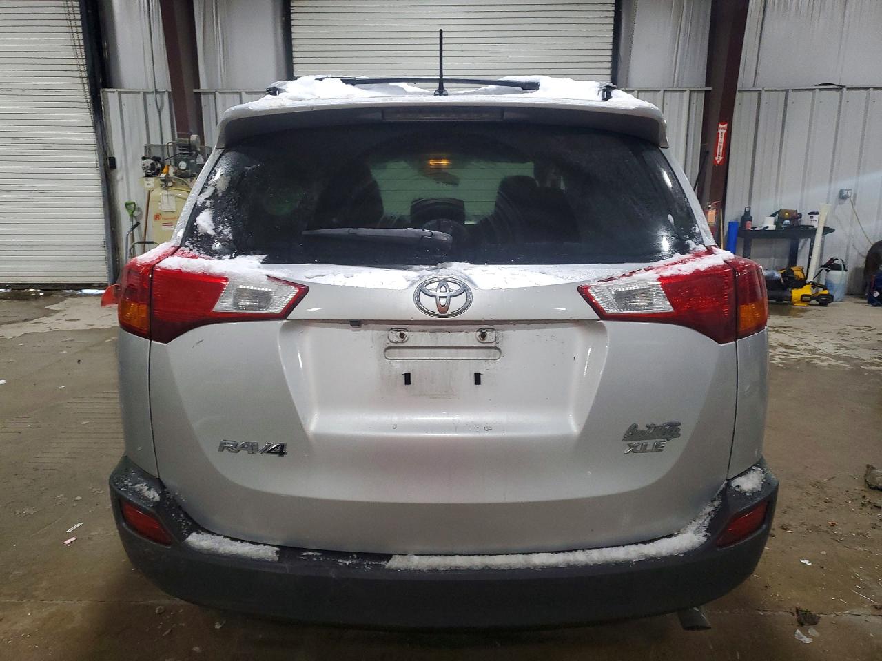 2013 Toyota Rav4 Xle Серебряный vin: 2T3WFREV8DW069957