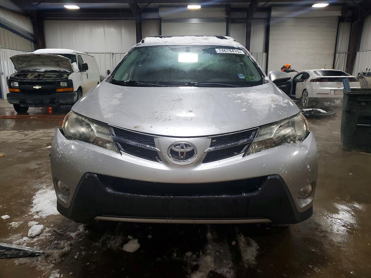 2013 Toyota Rav4 Xle Серебряный vin: 2T3WFREV8DW069957