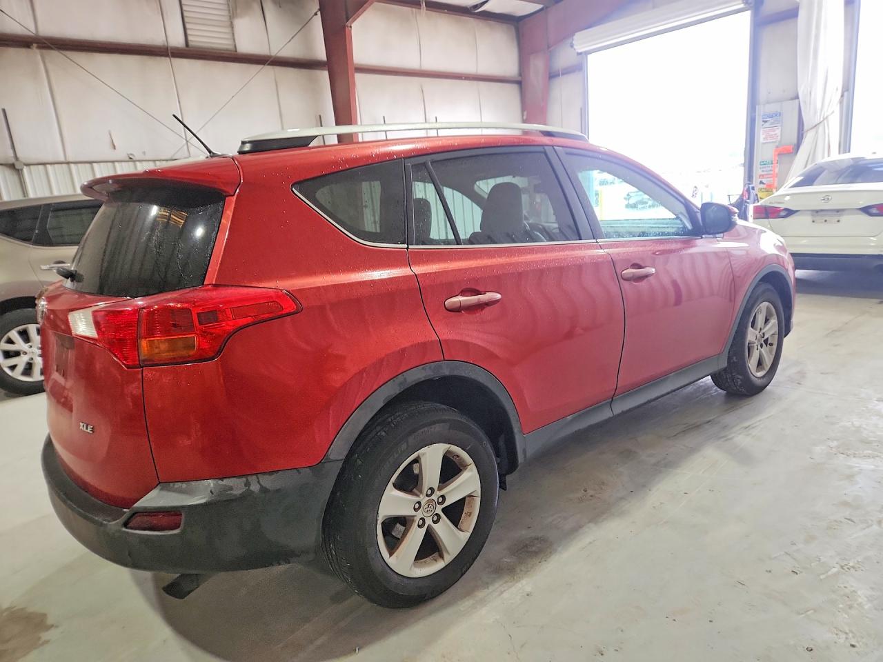 2014 Toyota Rav4 Xle Красный vin: 2T3WFREV8EW083777