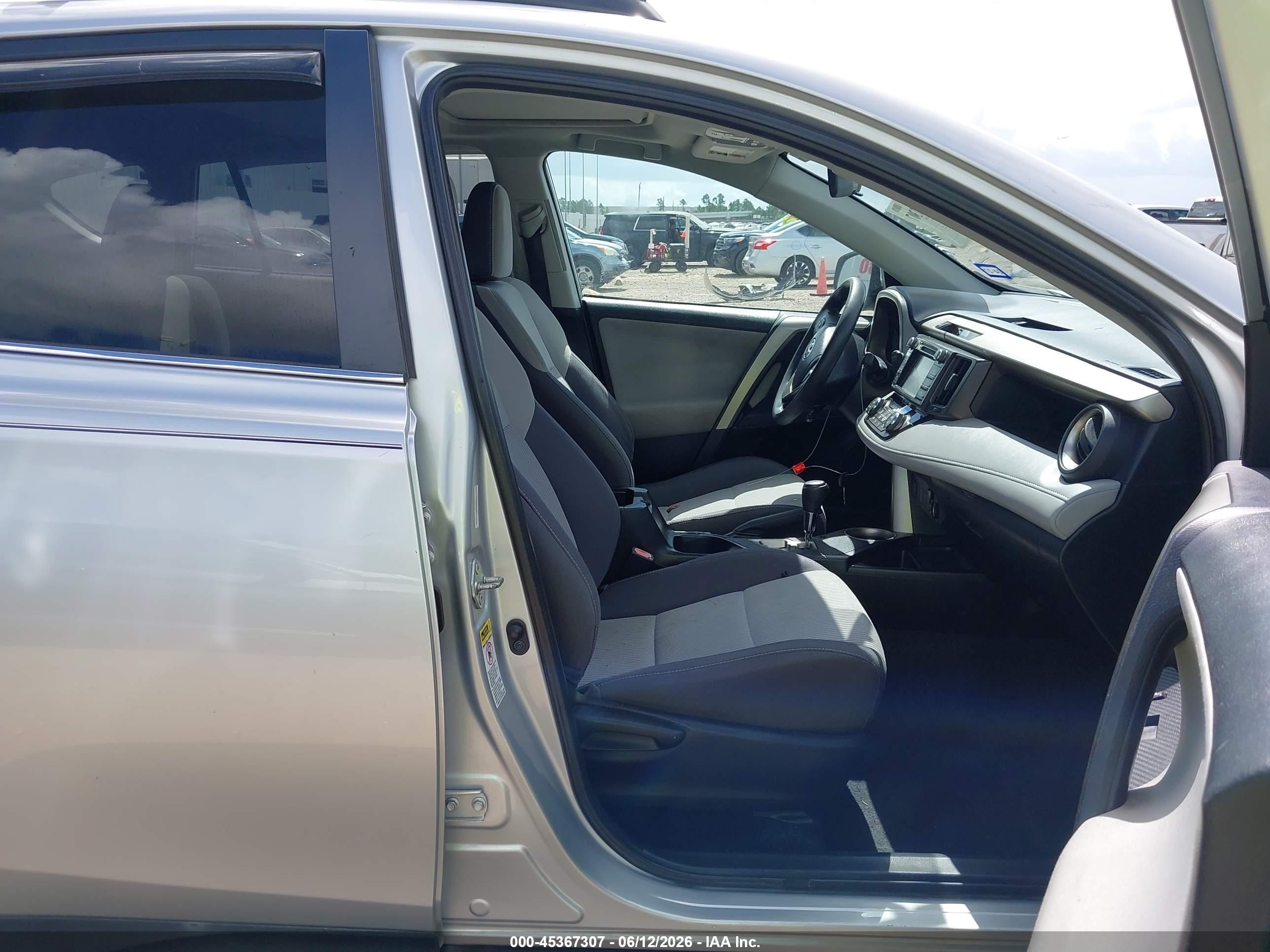 2014 Toyota Rav4 Xle Silver vin: 2T3WFREV8EW090485