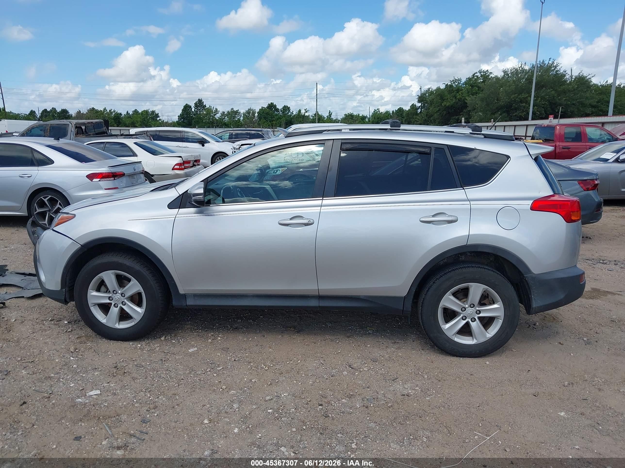 2014 Toyota Rav4 Xle Silver vin: 2T3WFREV8EW090485