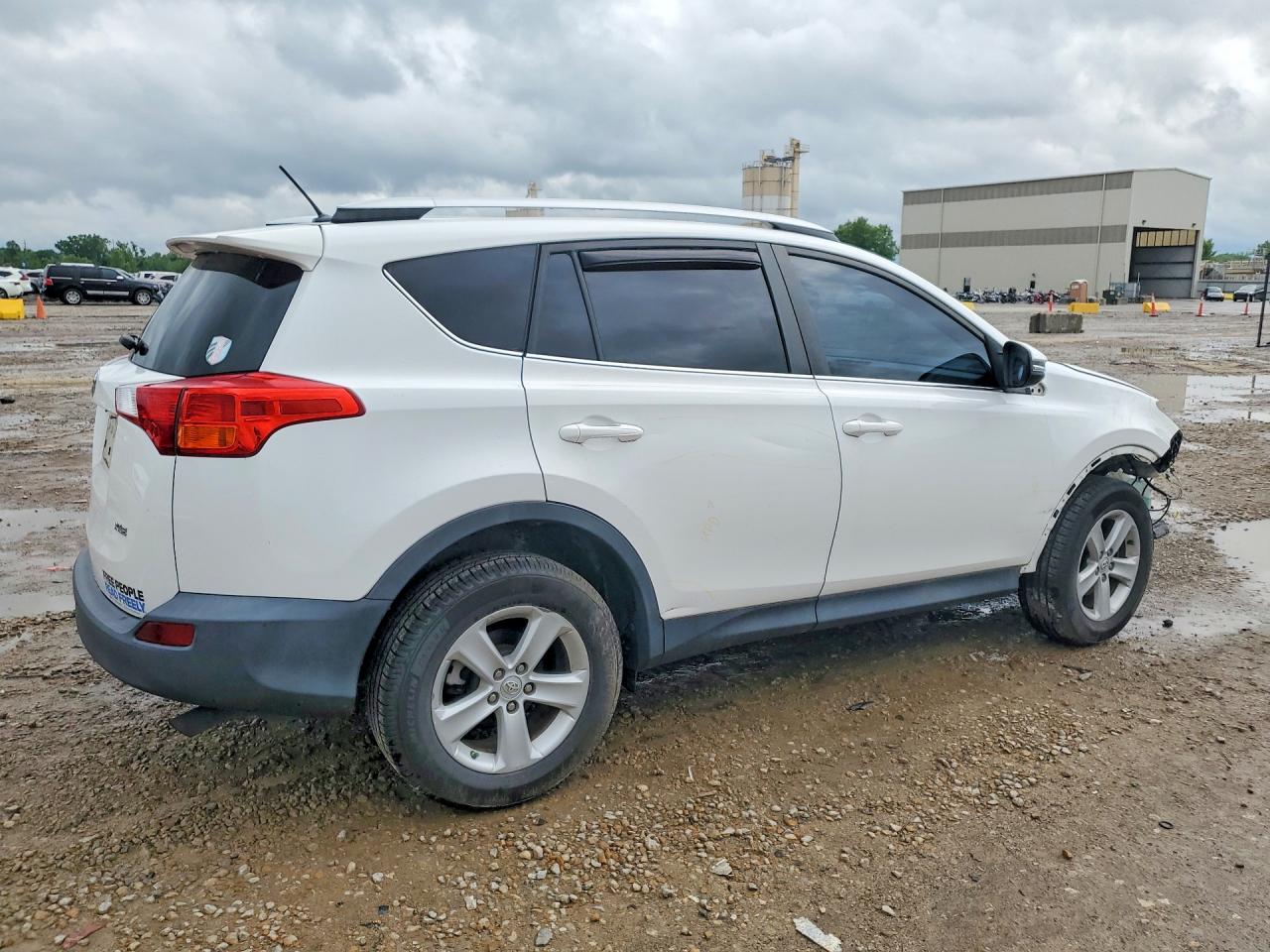 2014 Toyota Rav4 Xle White vin: 2T3WFREV8EW111898