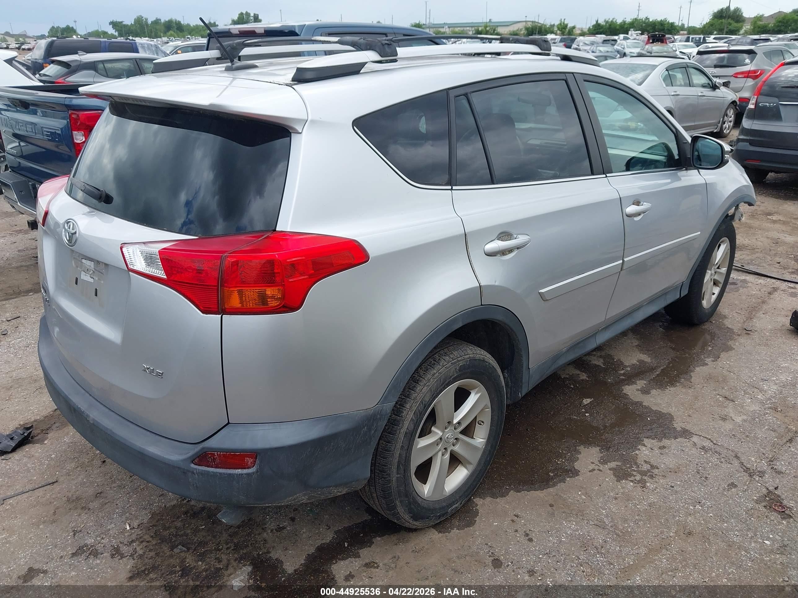 2014 Toyota Rav4 Xle Серебряный vin: 2T3WFREV8EW116082