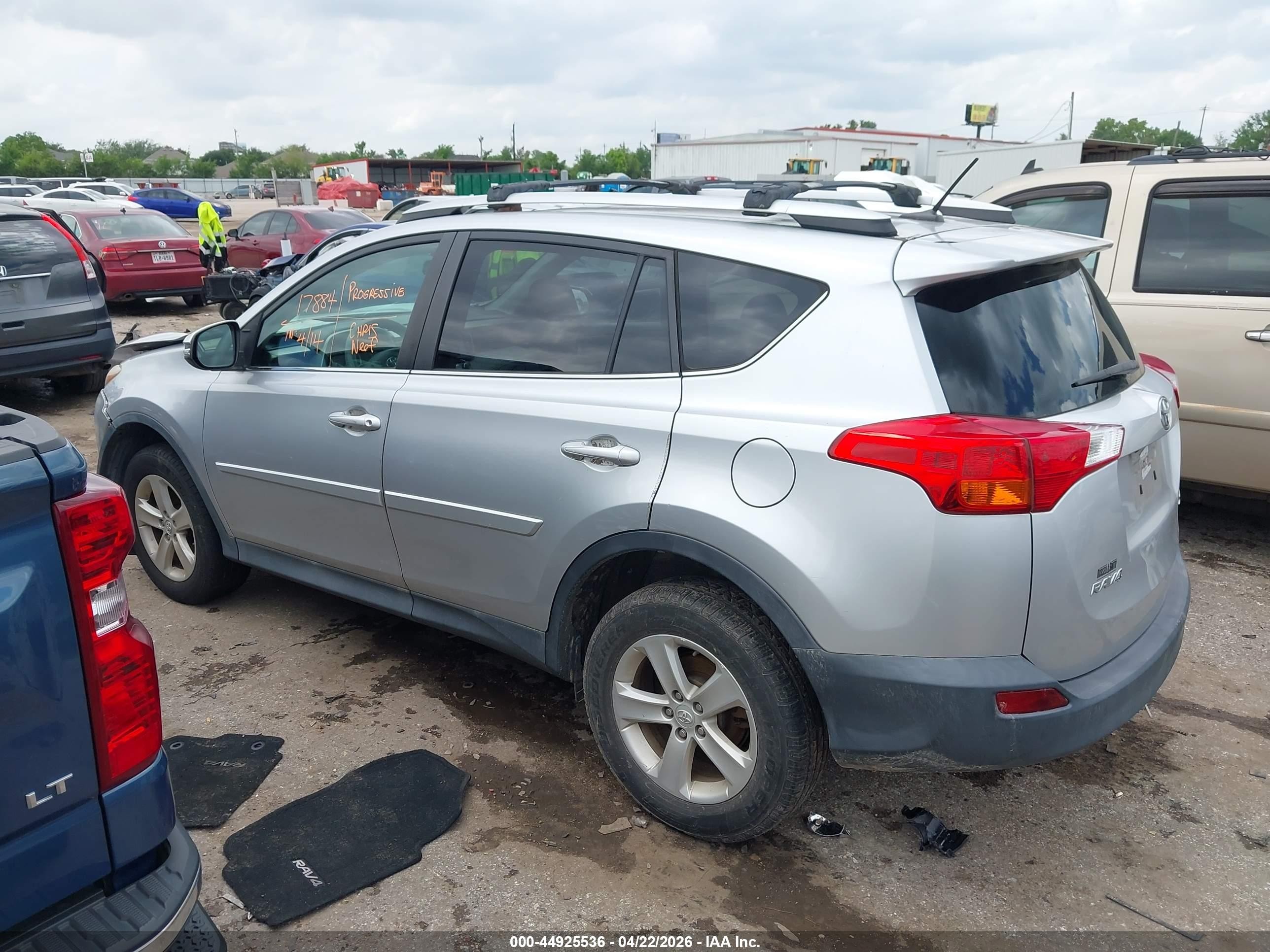 2014 Toyota Rav4 Xle Серебряный vin: 2T3WFREV8EW116082