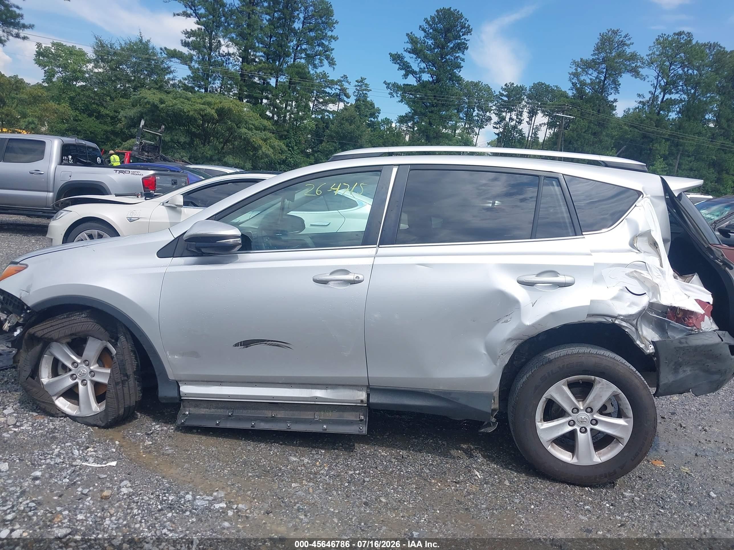 2014 Toyota Rav4 Xle Silver vin: 2T3WFREV8EW119144