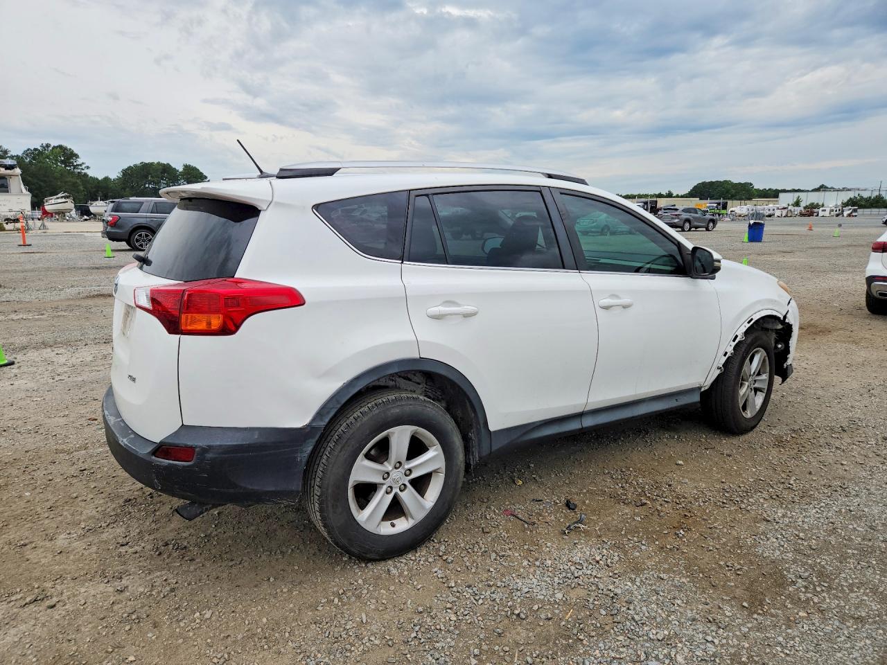 2014 Toyota Rav4 Xle White vin: 2T3WFREV8EW121198