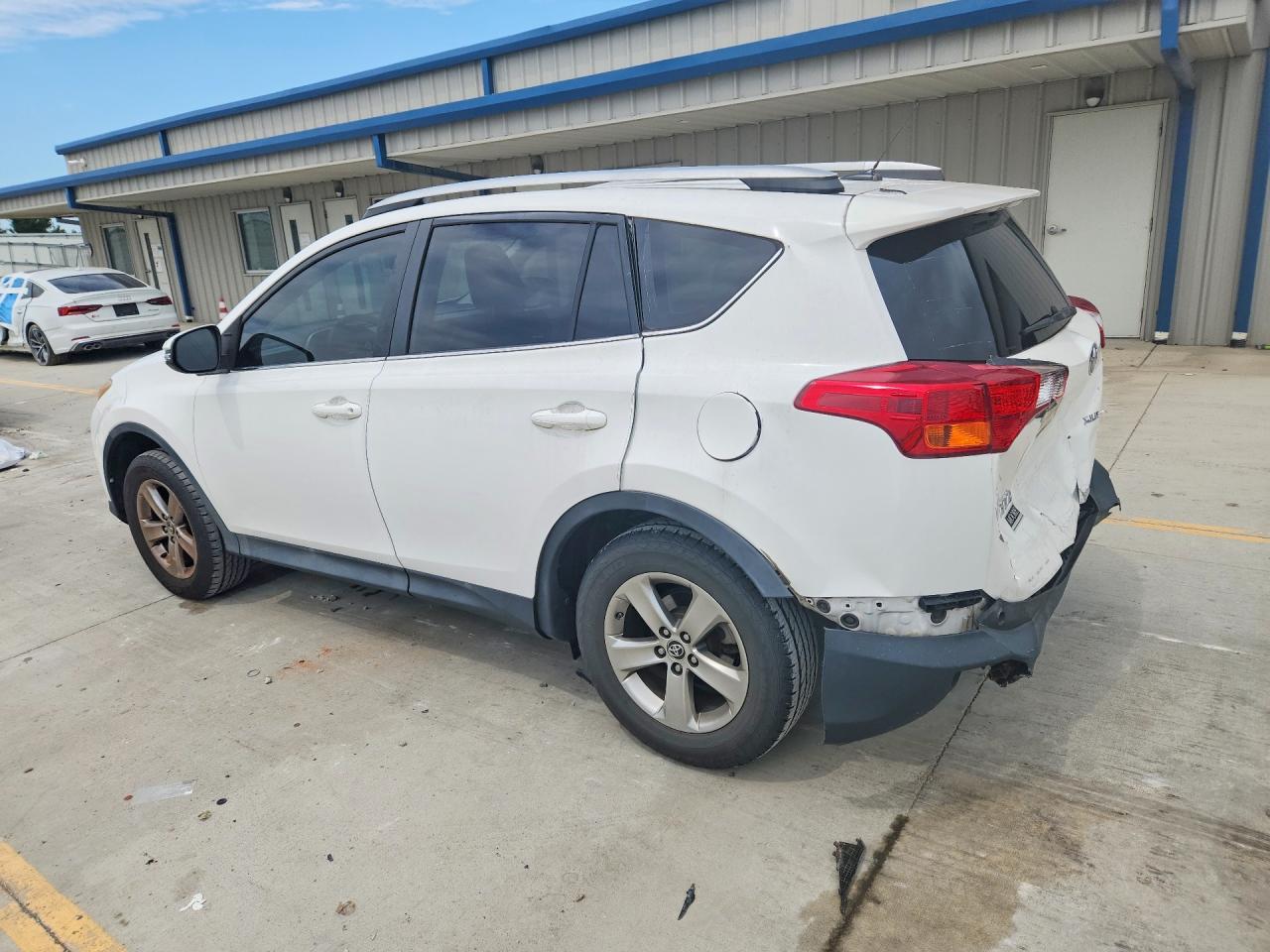 2015 Toyota Rav4 Xle White vin: 2T3WFREV8FW166837