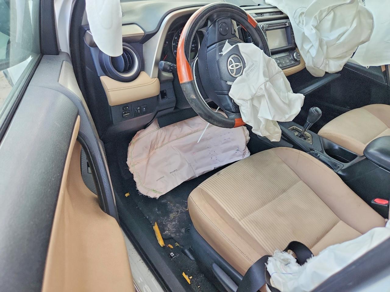 2015 Toyota Rav4 Xle White vin: 2T3WFREV8FW175201