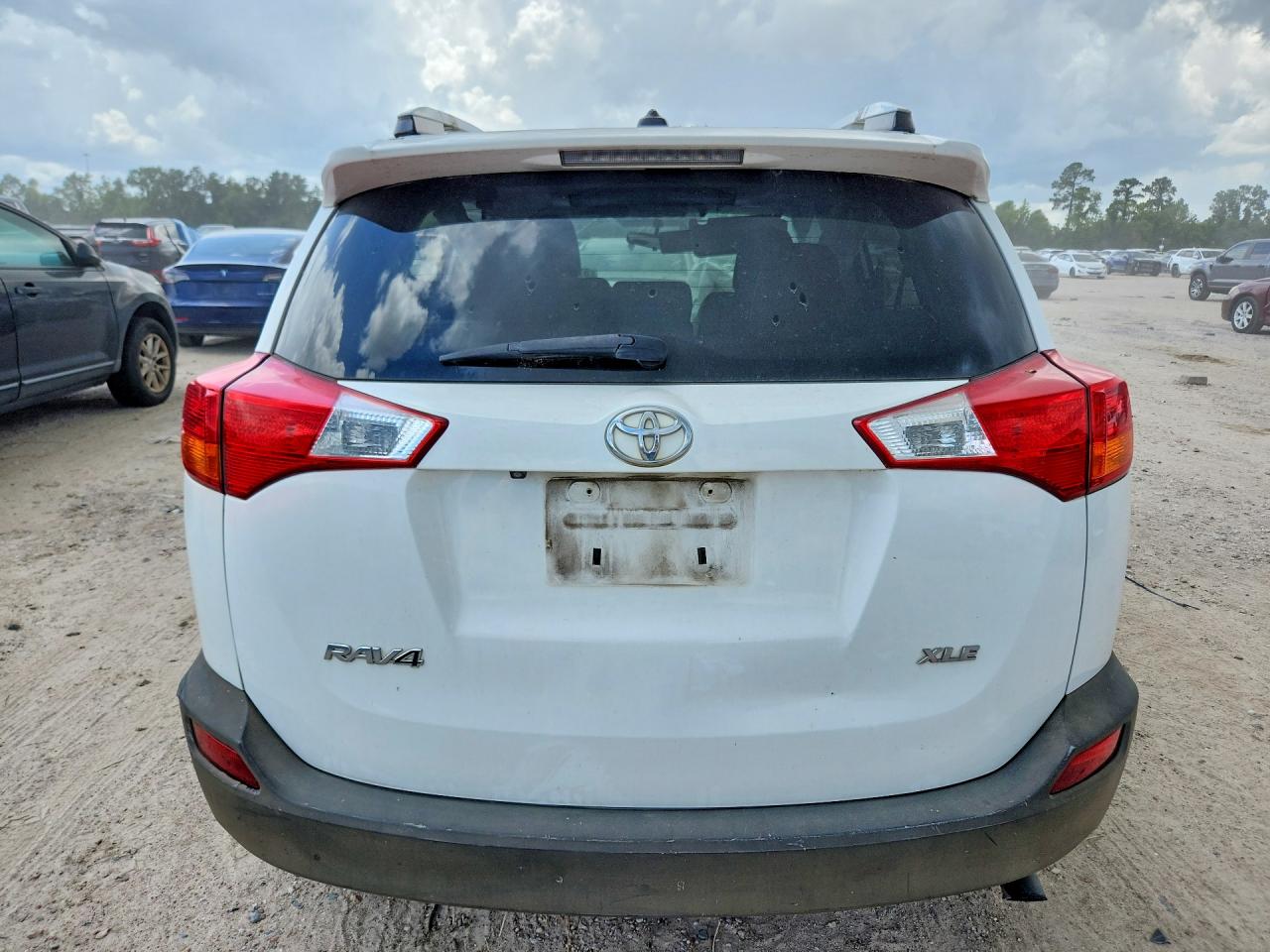2015 Toyota Rav4 Xle White vin: 2T3WFREV8FW175201