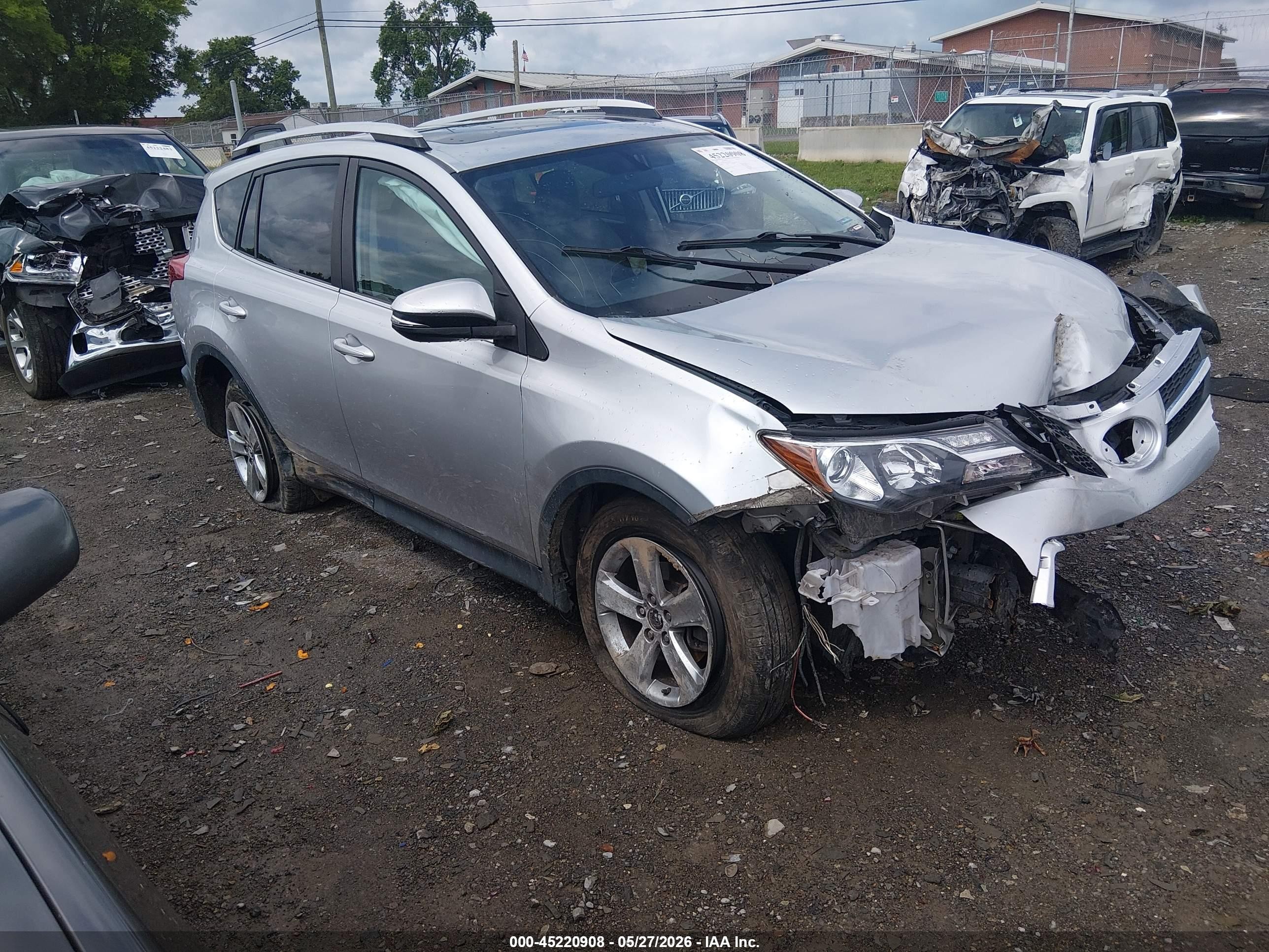 2015 Toyota Rav4 Xle Silver vin: 2T3WFREV8FW191561