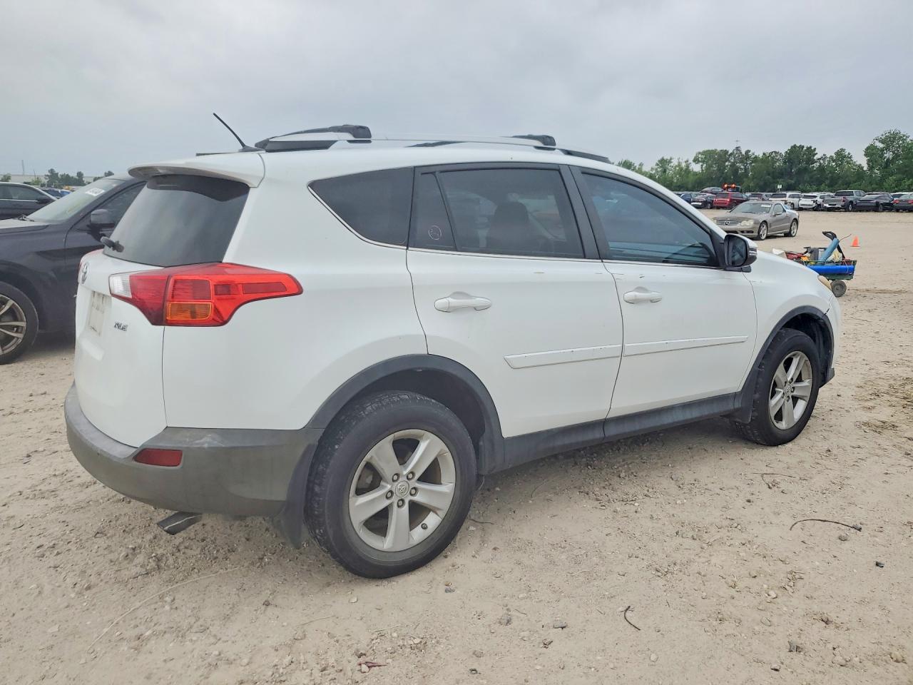 2013 Toyota Rav4 Xle White vin: 2T3WFREV9DW018130