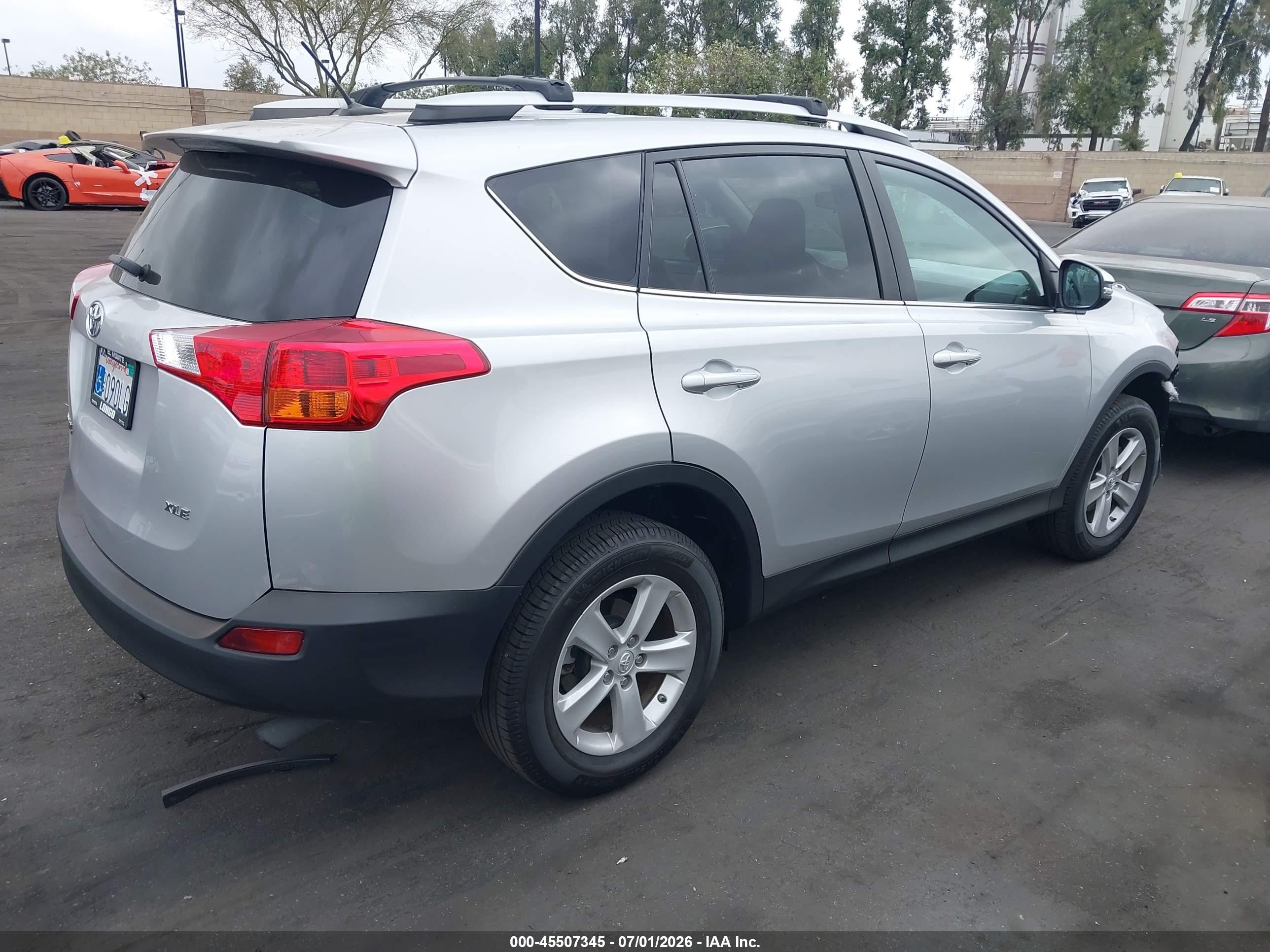 2014 Toyota Rav4 Xle Silver vin: 2T3WFREV9EW109271
