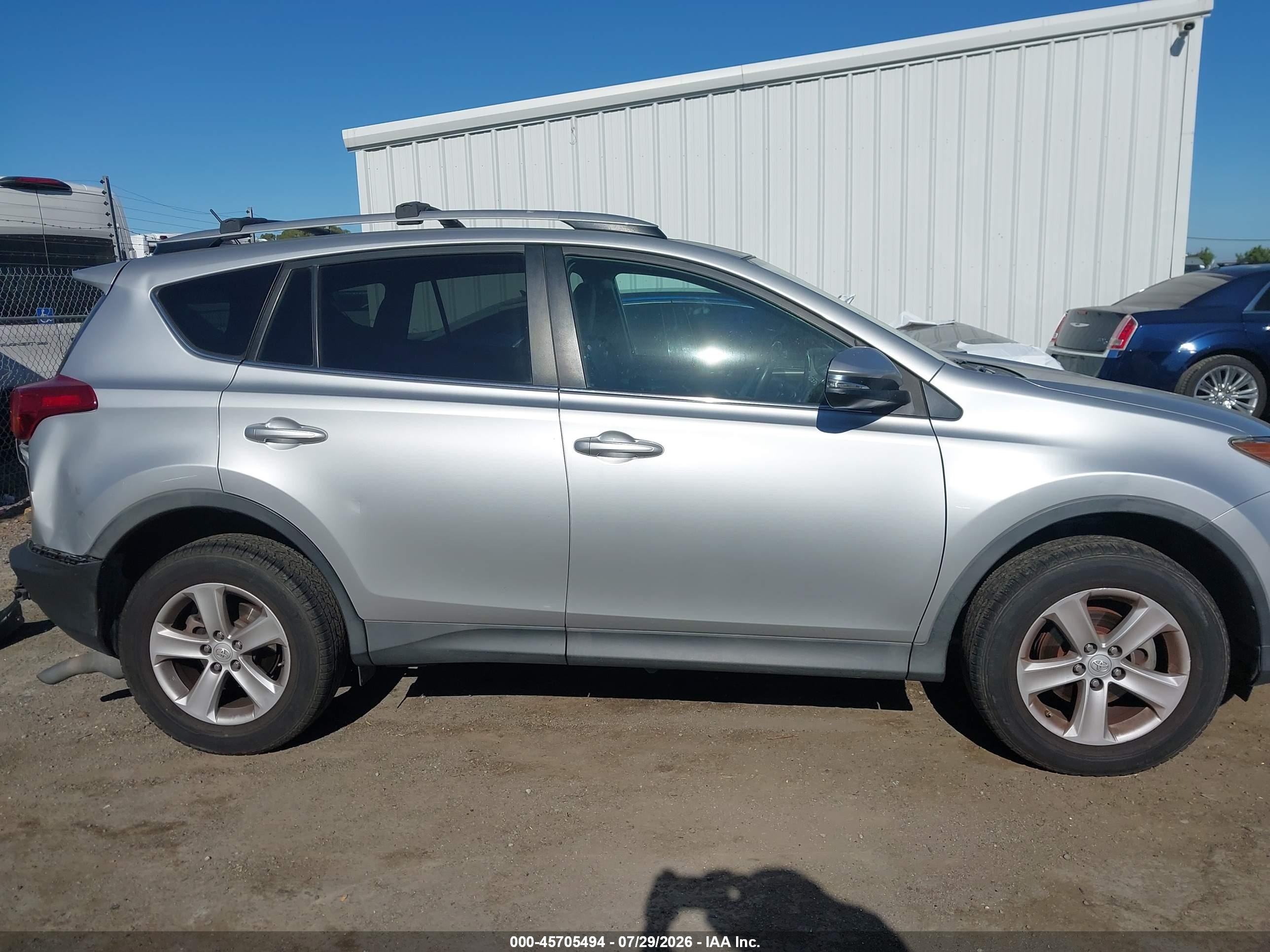2014 Toyota Rav4 Xle Серебряный vin: 2T3WFREV9EW110128
