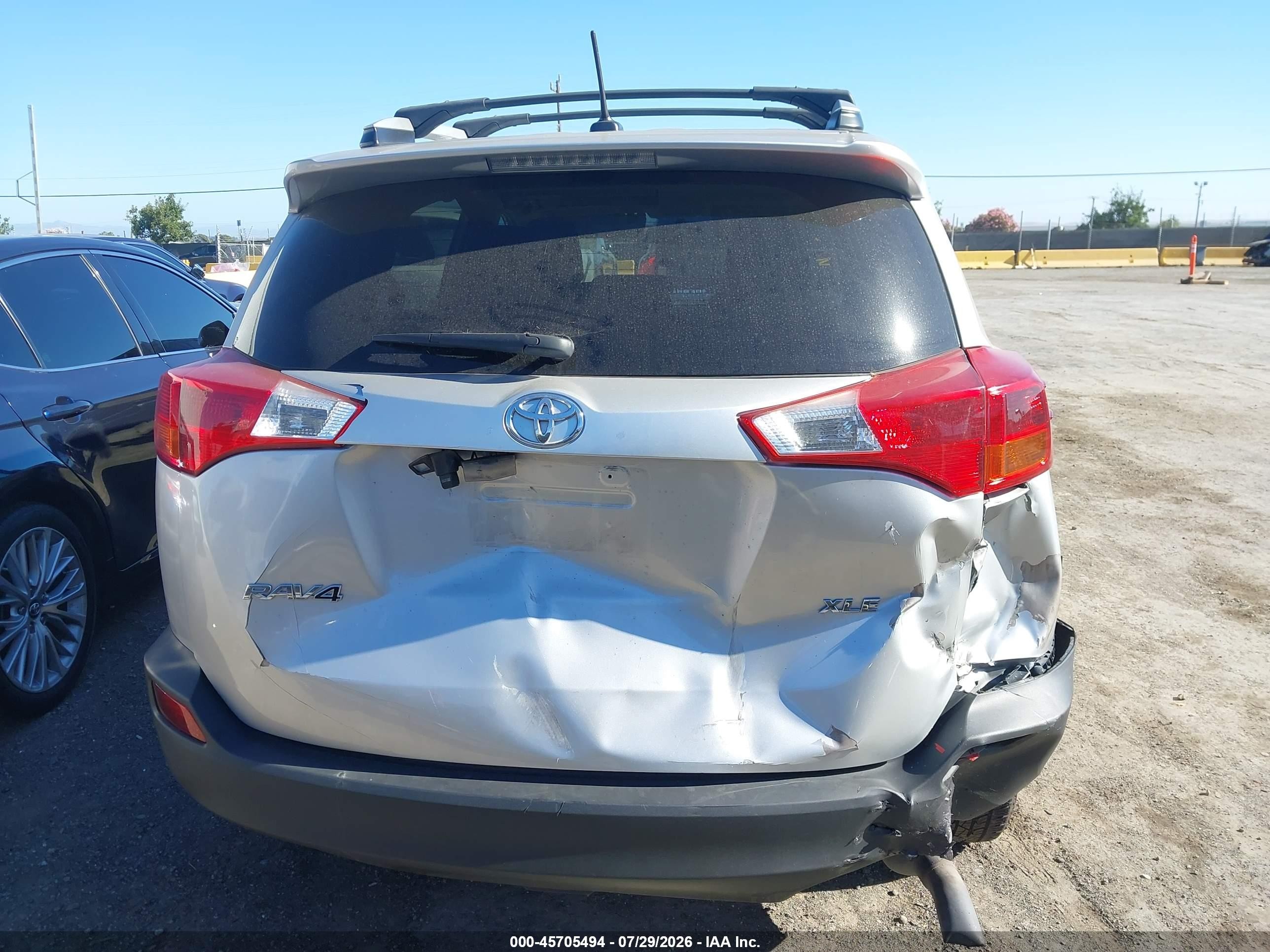 2014 Toyota Rav4 Xle Серебряный vin: 2T3WFREV9EW110128