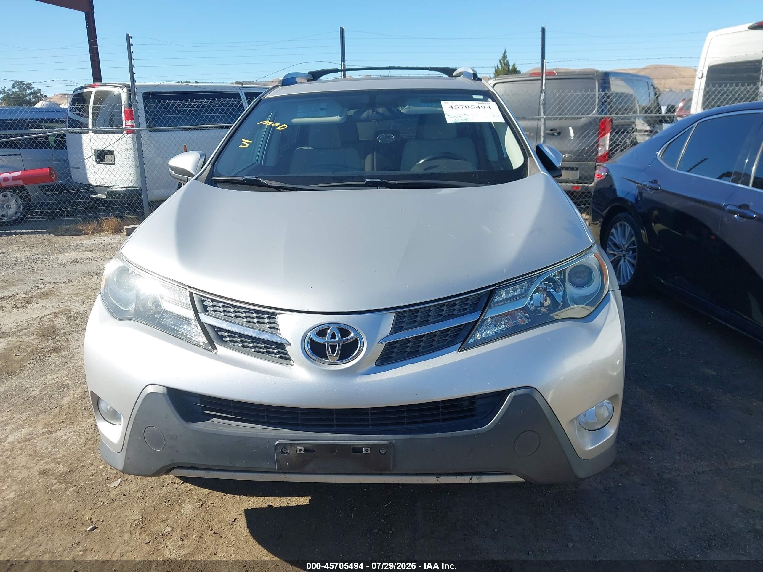 2014 Toyota Rav4 Xle Серебряный vin: 2T3WFREV9EW110128