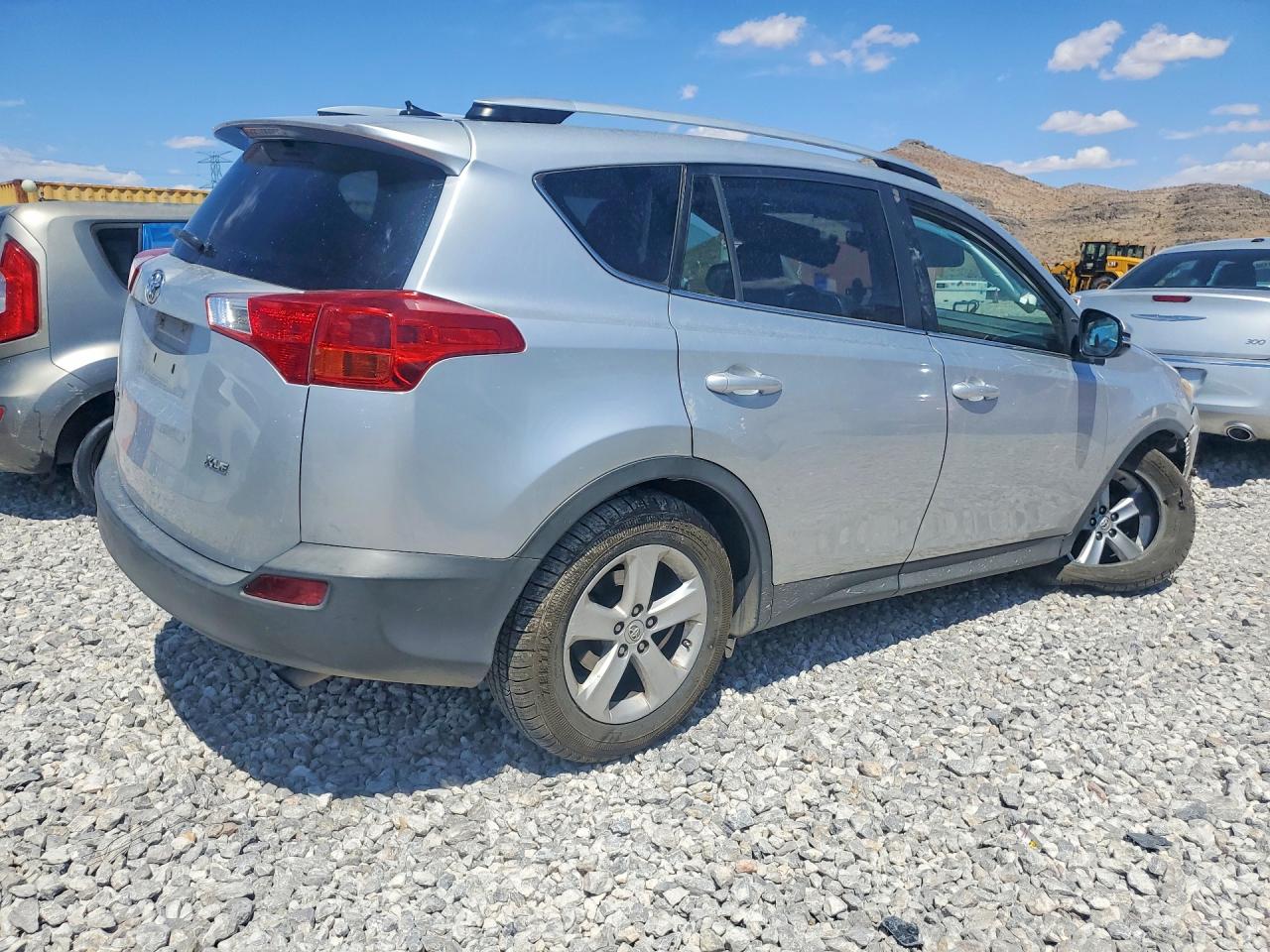 2014 Toyota Rav4 Xle Silver vin: 2T3WFREV9EW117385