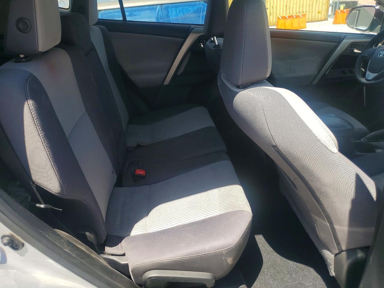 2014 Toyota Rav4 Xle Silver vin: 2T3WFREV9EW117385