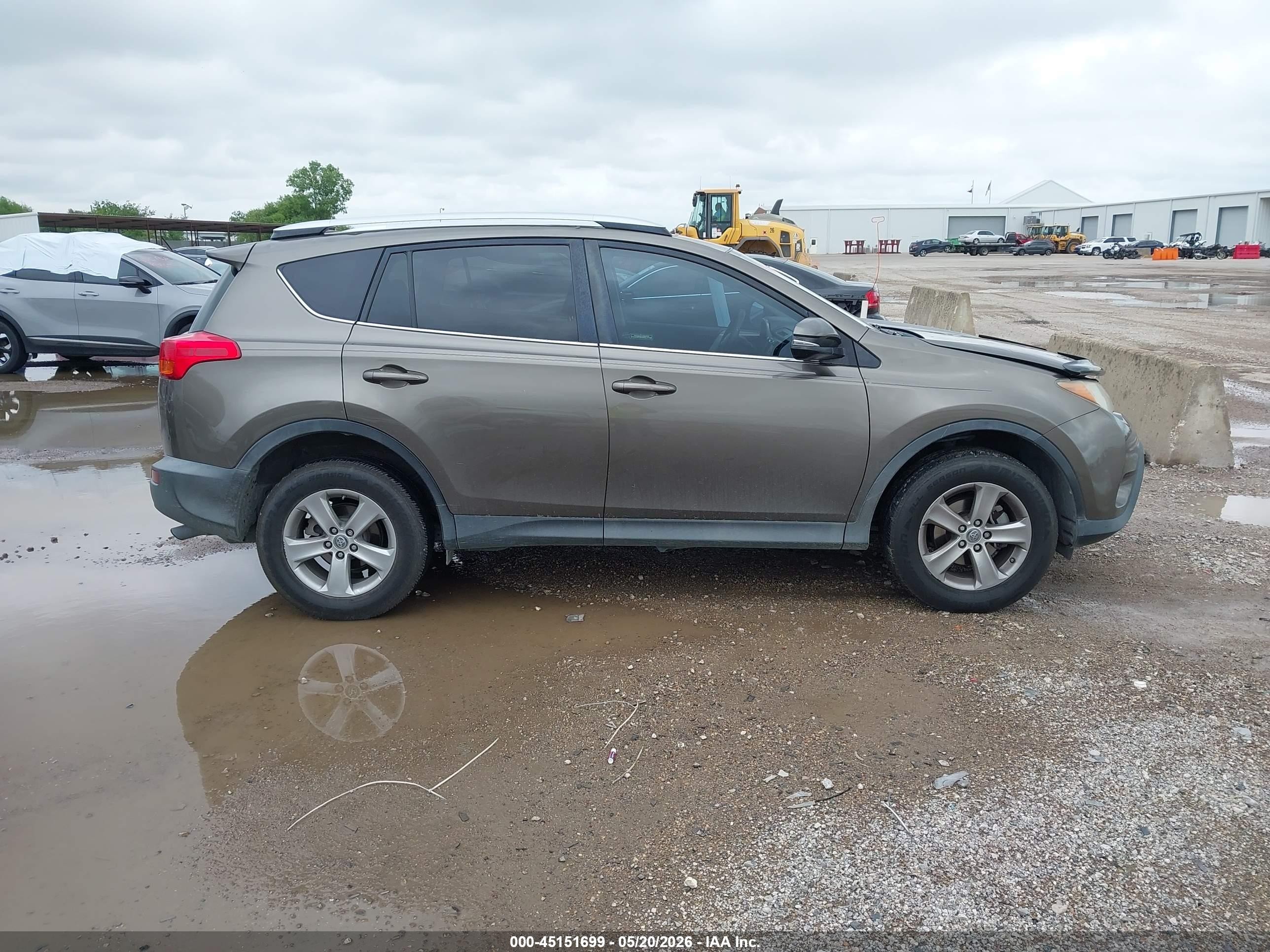 2015 Toyota Rav4 Xle Brown vin: 2T3WFREV9FW132860