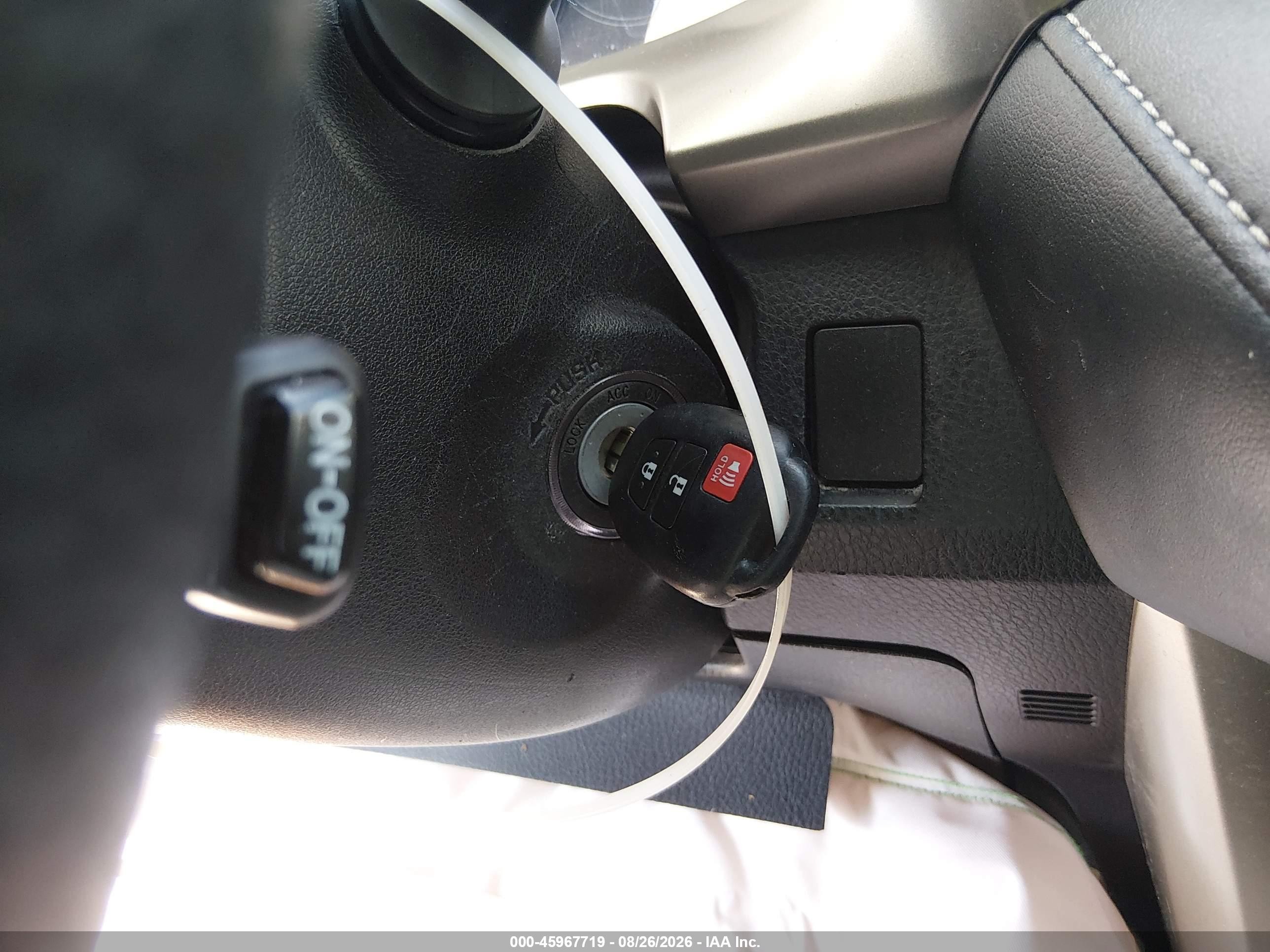 2015 Toyota Rav4 Xle White vin: 2T3WFREV9FW166426