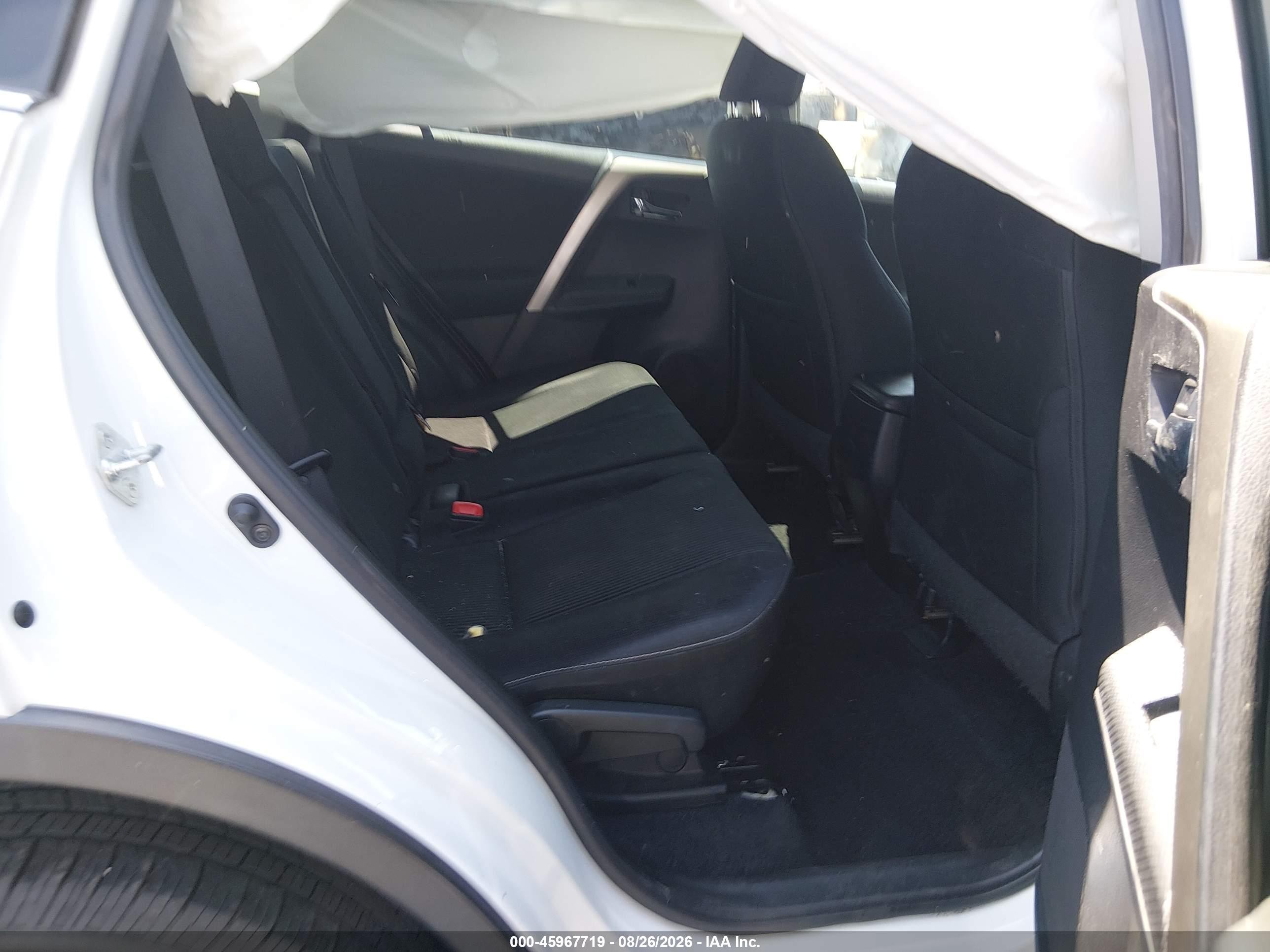 2015 Toyota Rav4 Xle White vin: 2T3WFREV9FW166426