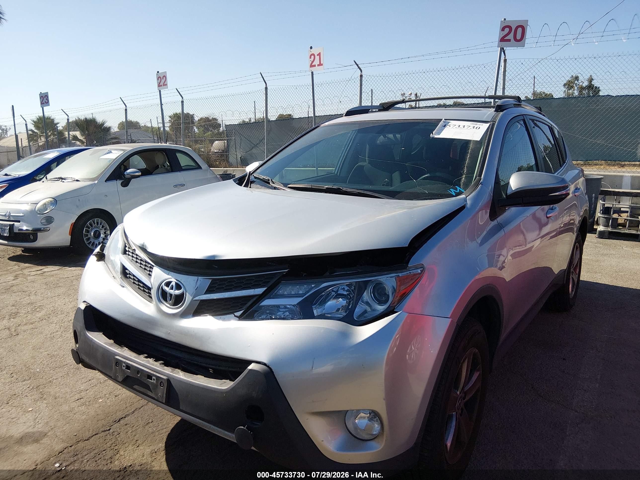 2015 Toyota Rav4 Xle Silver vin: 2T3WFREV9FW175594