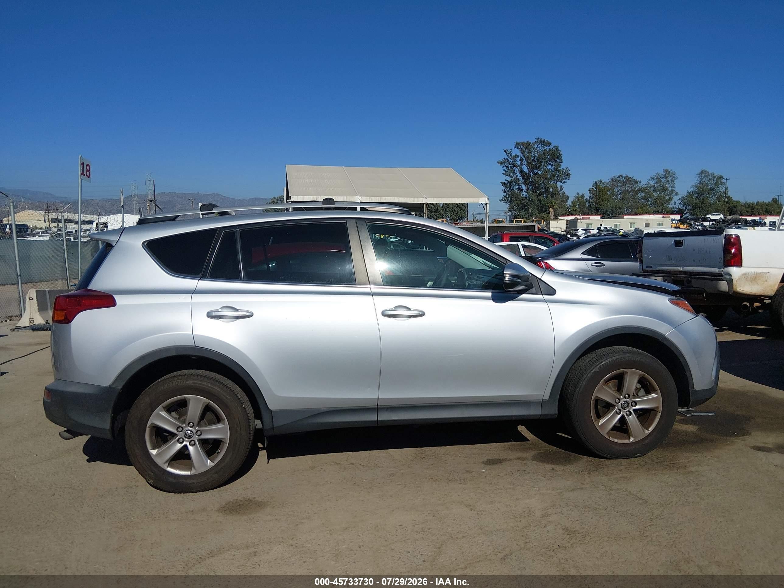 2015 Toyota Rav4 Xle Silver vin: 2T3WFREV9FW175594