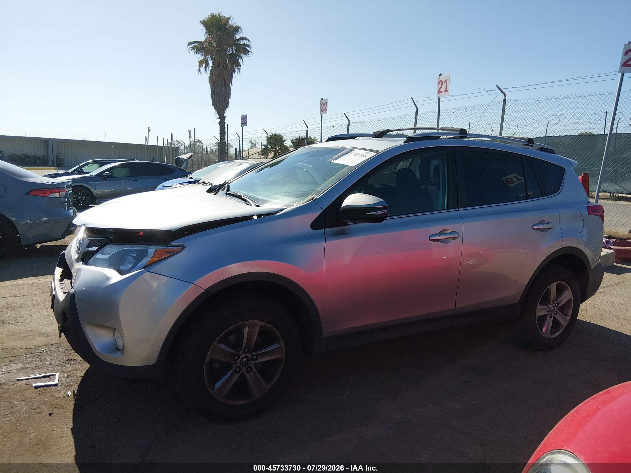 2015 Toyota Rav4 Xle Silver vin: 2T3WFREV9FW175594