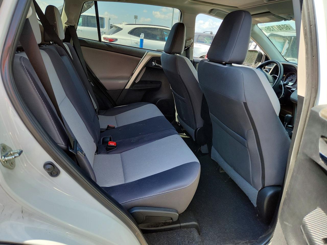 2015 Toyota Rav4 Xle White vin: 2T3WFREV9FW182464