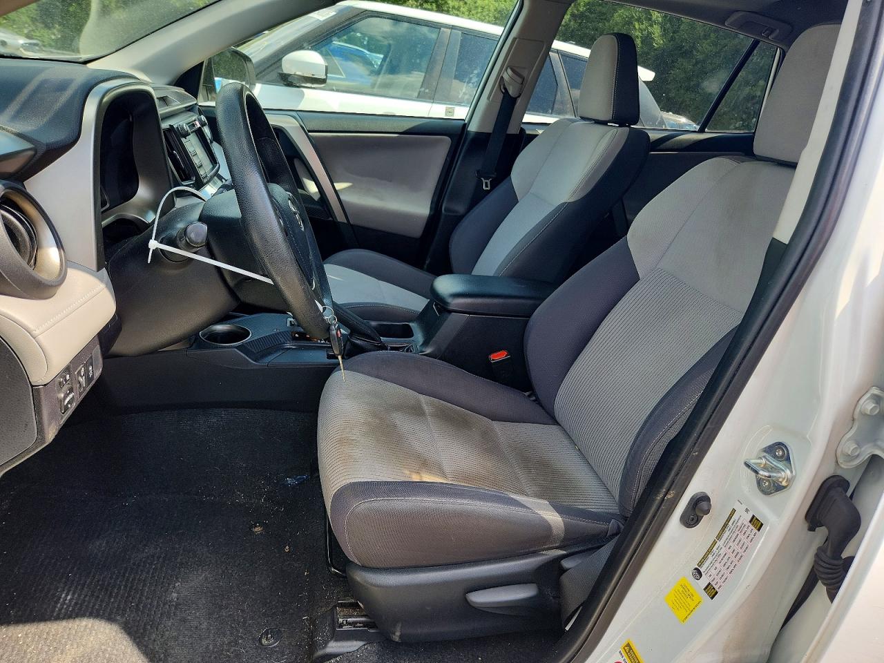 2015 Toyota Rav4 Xle White vin: 2T3WFREV9FW182464