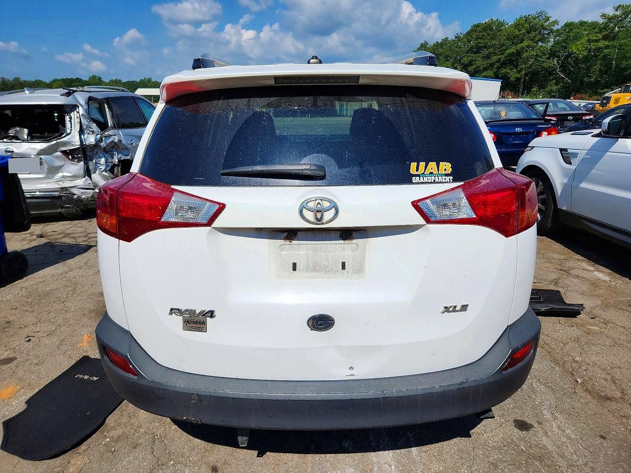 2015 Toyota Rav4 Xle White vin: 2T3WFREV9FW182464