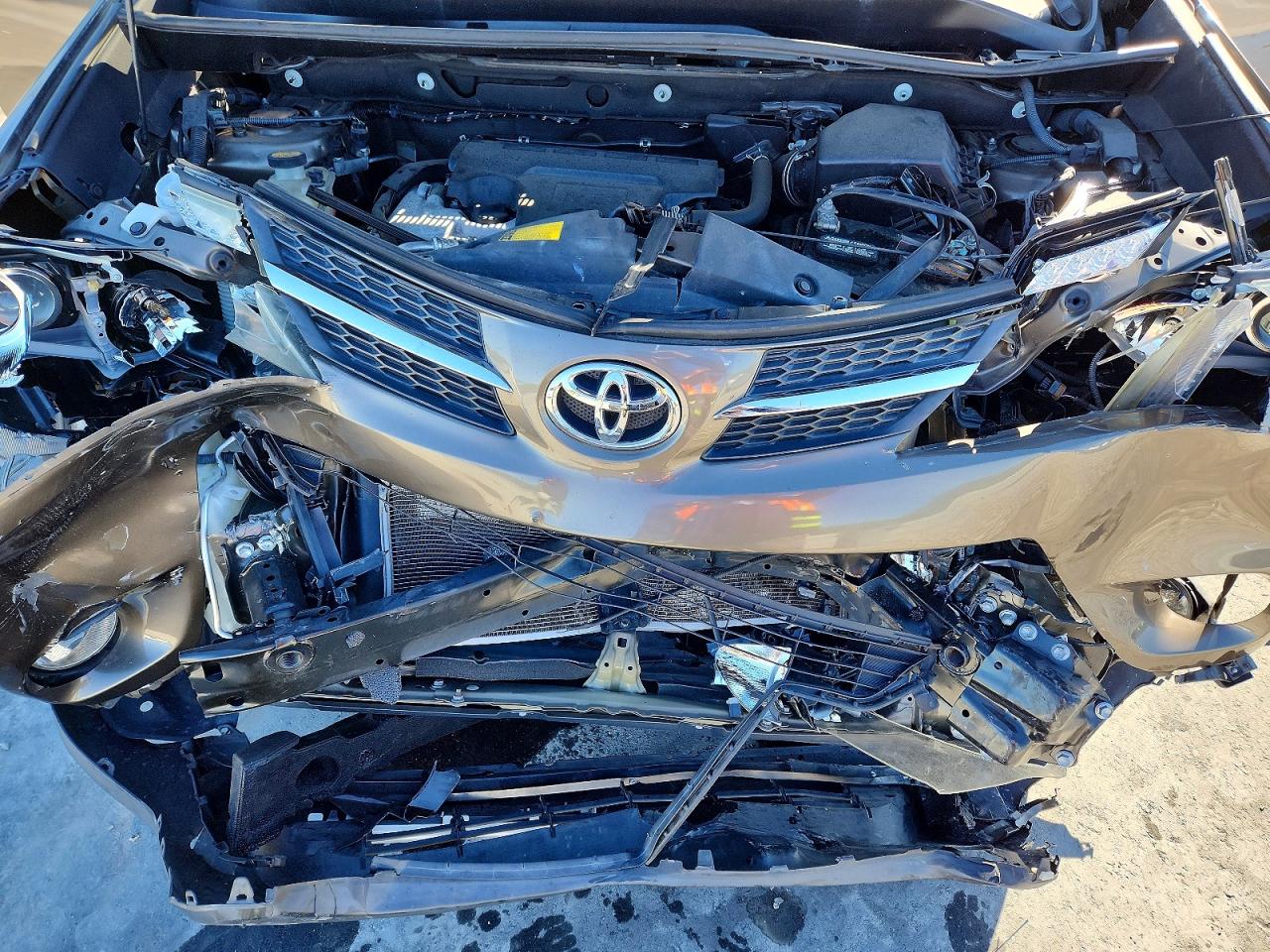 2015 Toyota Rav4 Xle Коричневый vin: 2T3WFREV9FW187499