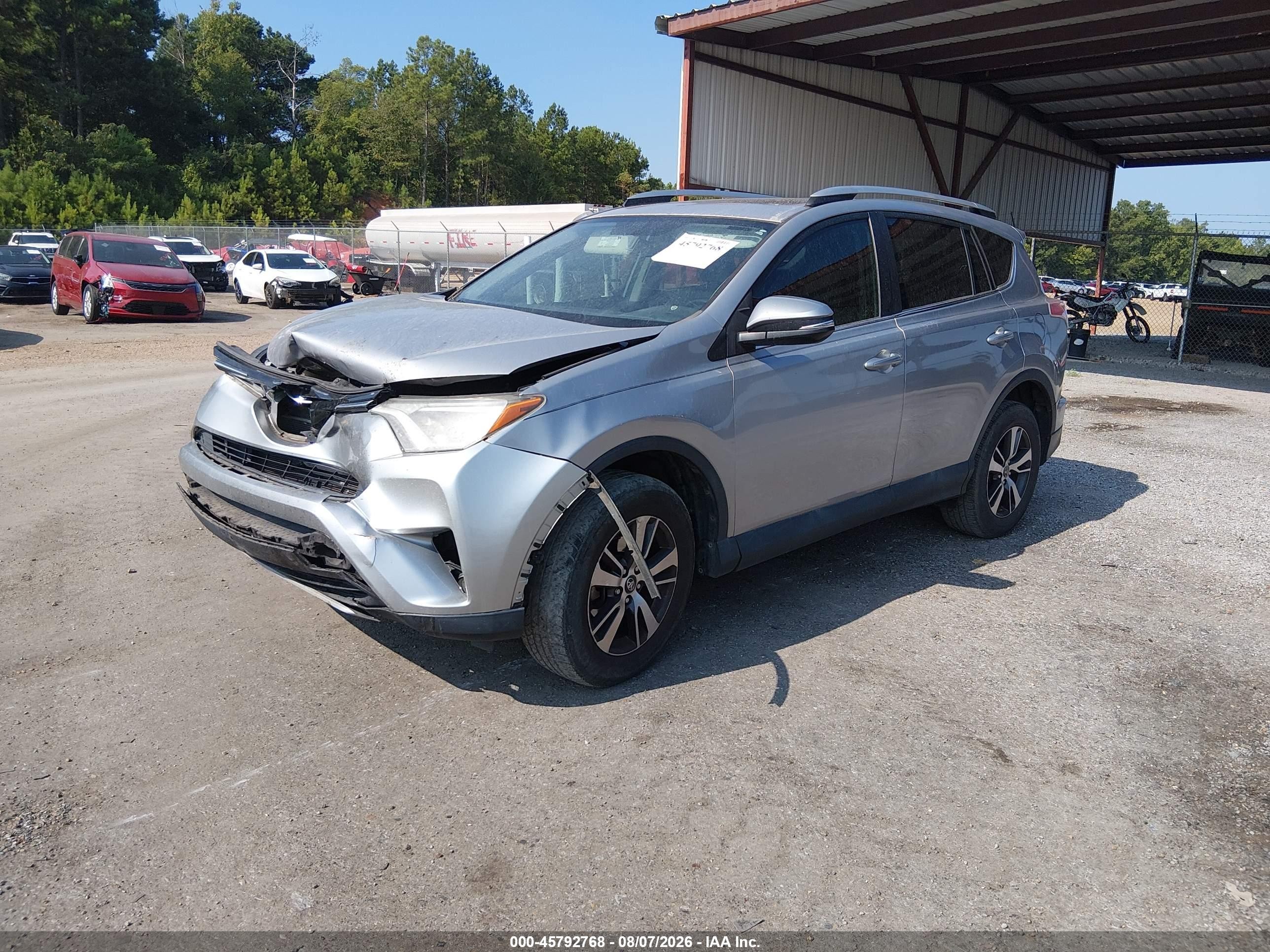 2016 Toyota Rav4 Xle Серебряный vin: 2T3WFREV9GW283876