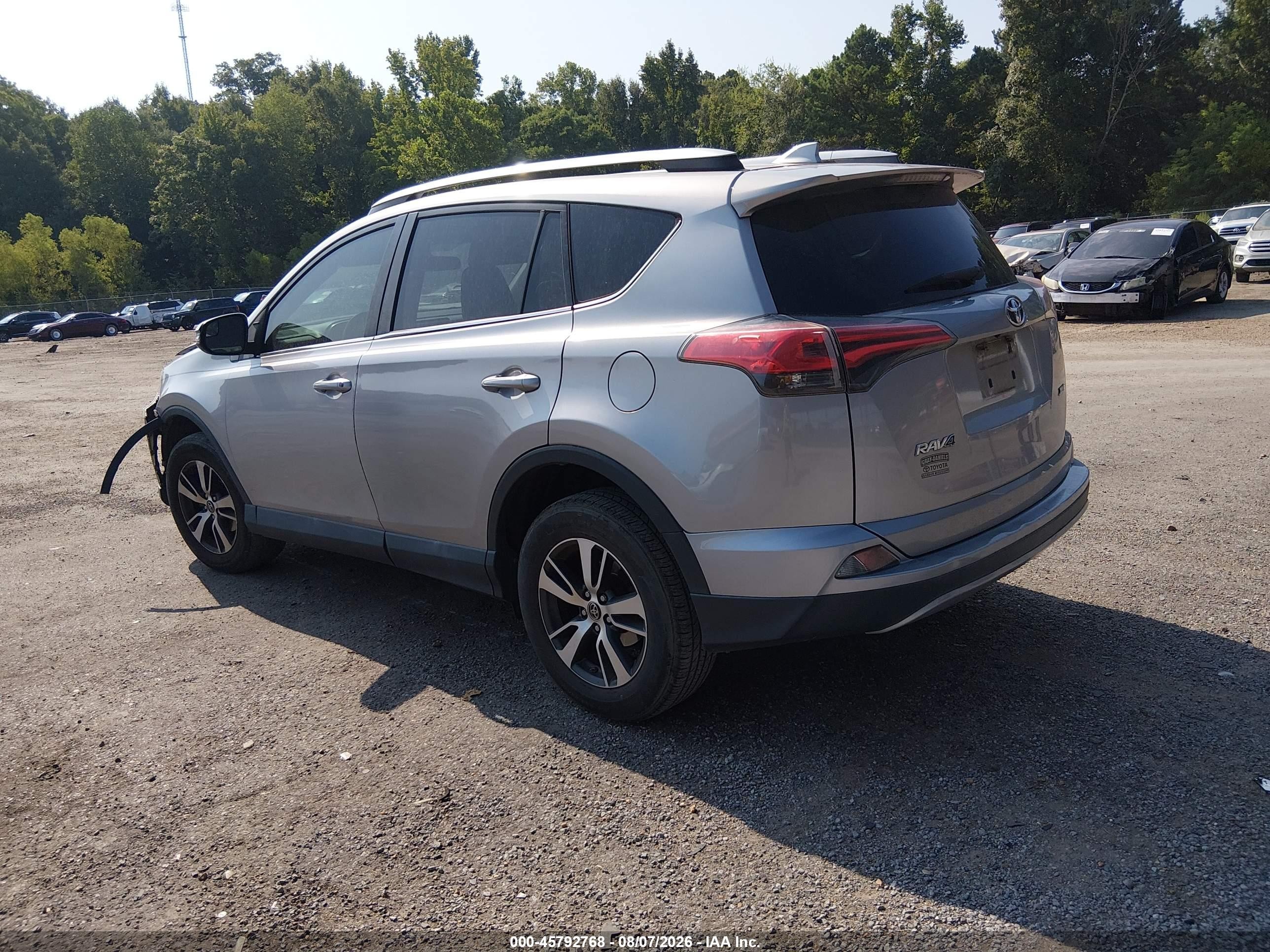 2016 Toyota Rav4 Xle Серебряный vin: 2T3WFREV9GW283876