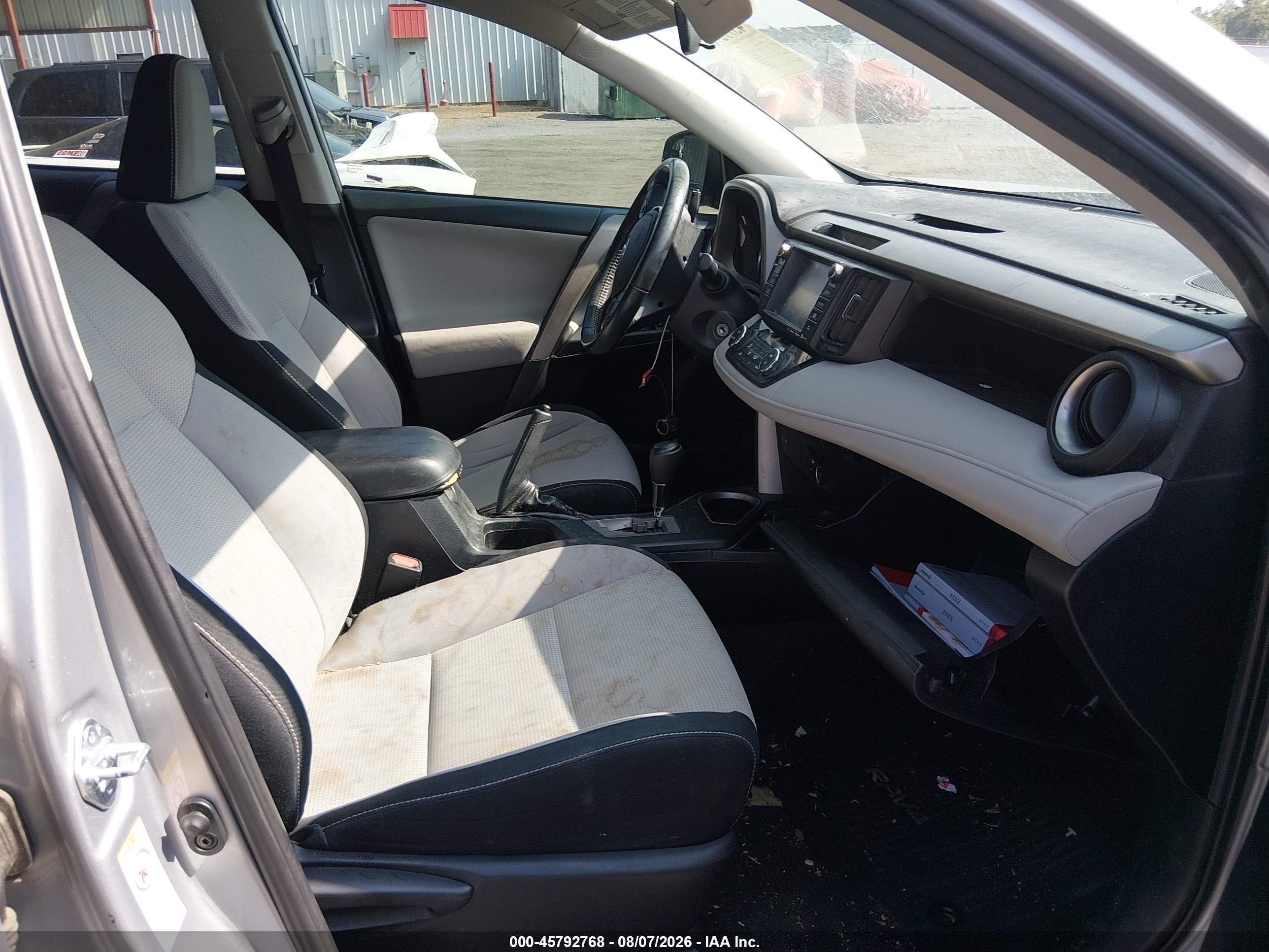 2016 Toyota Rav4 Xle Серебряный vin: 2T3WFREV9GW283876