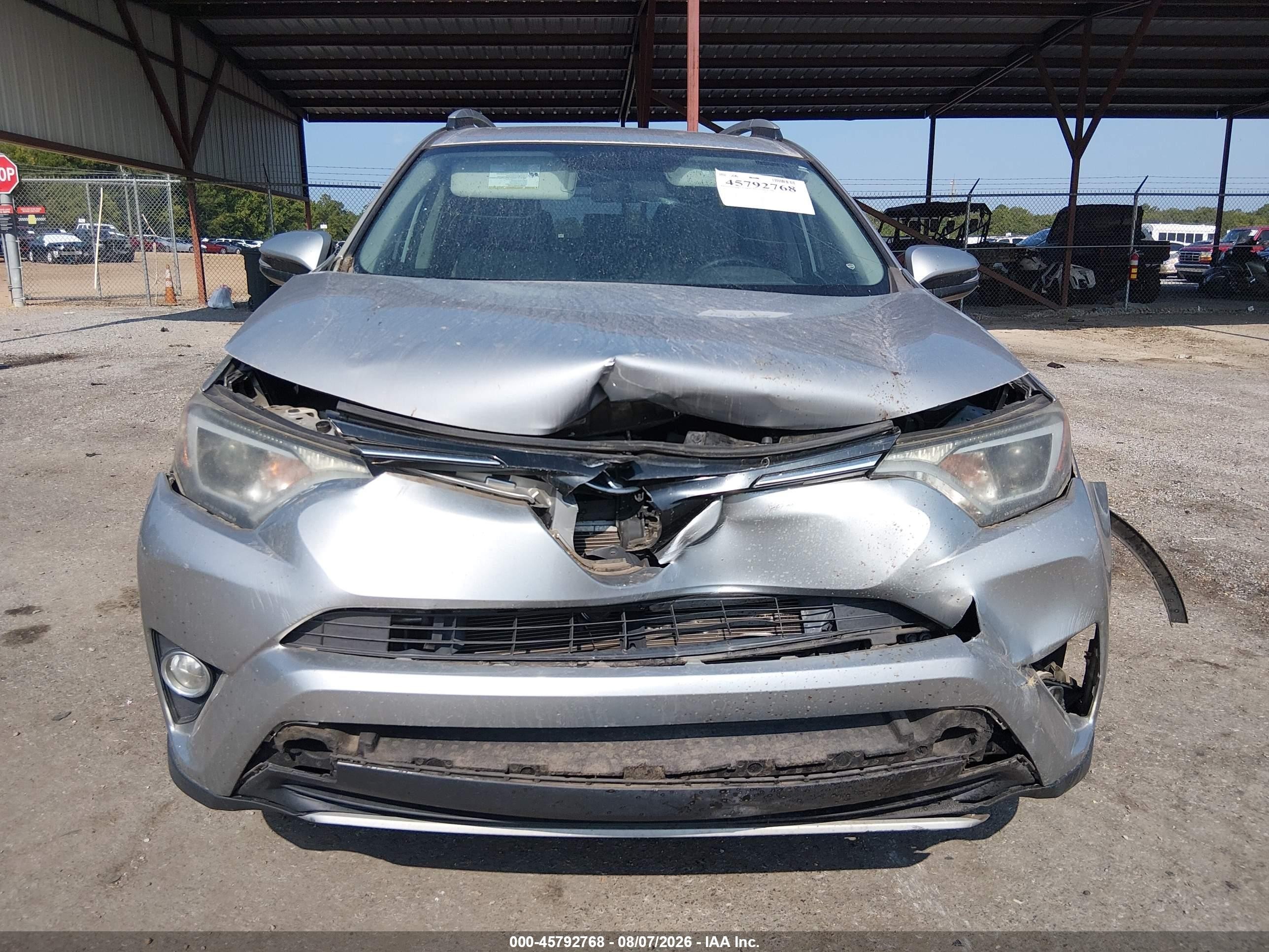 2016 Toyota Rav4 Xle Серебряный vin: 2T3WFREV9GW283876