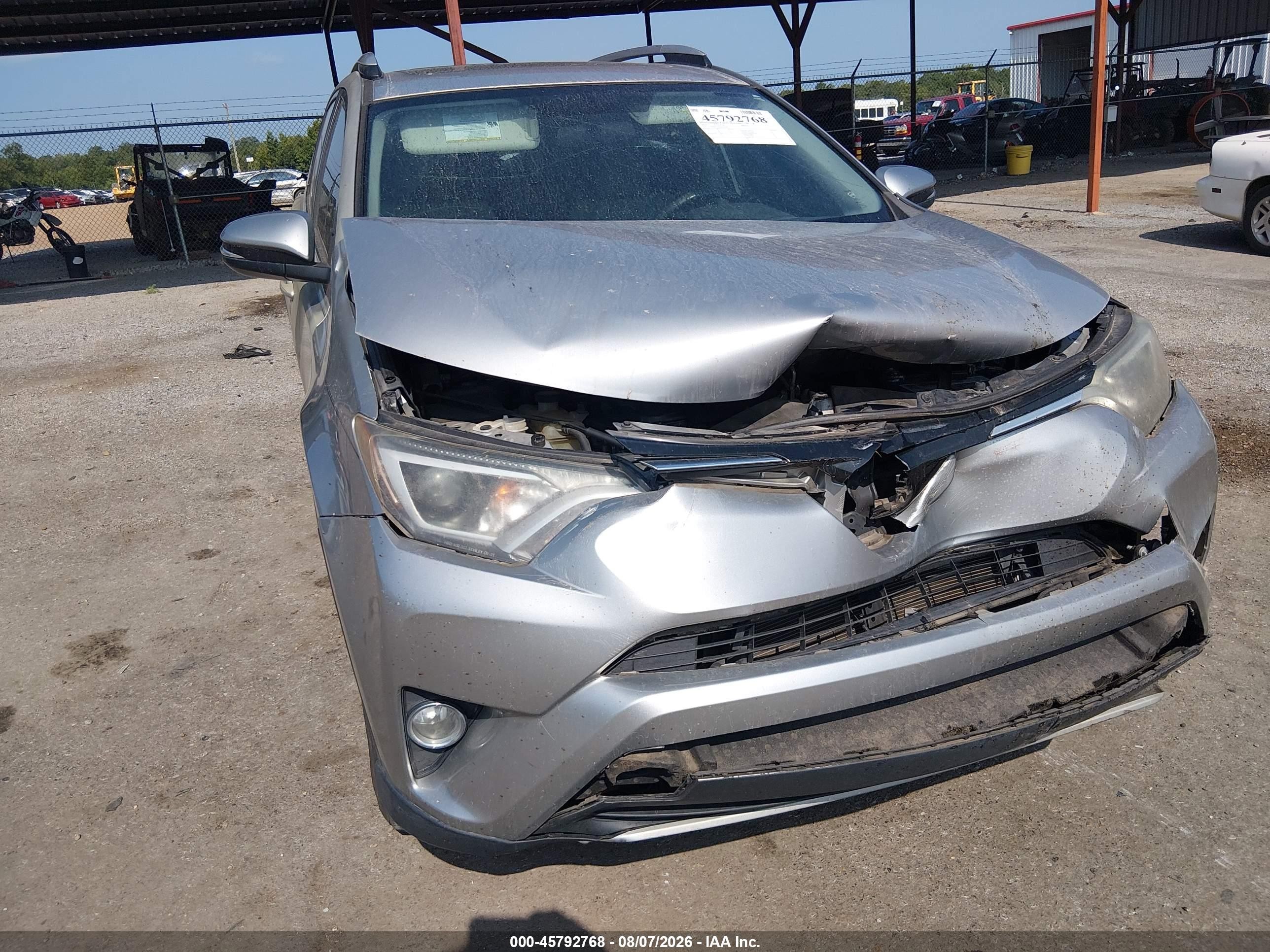 2016 Toyota Rav4 Xle Серебряный vin: 2T3WFREV9GW283876