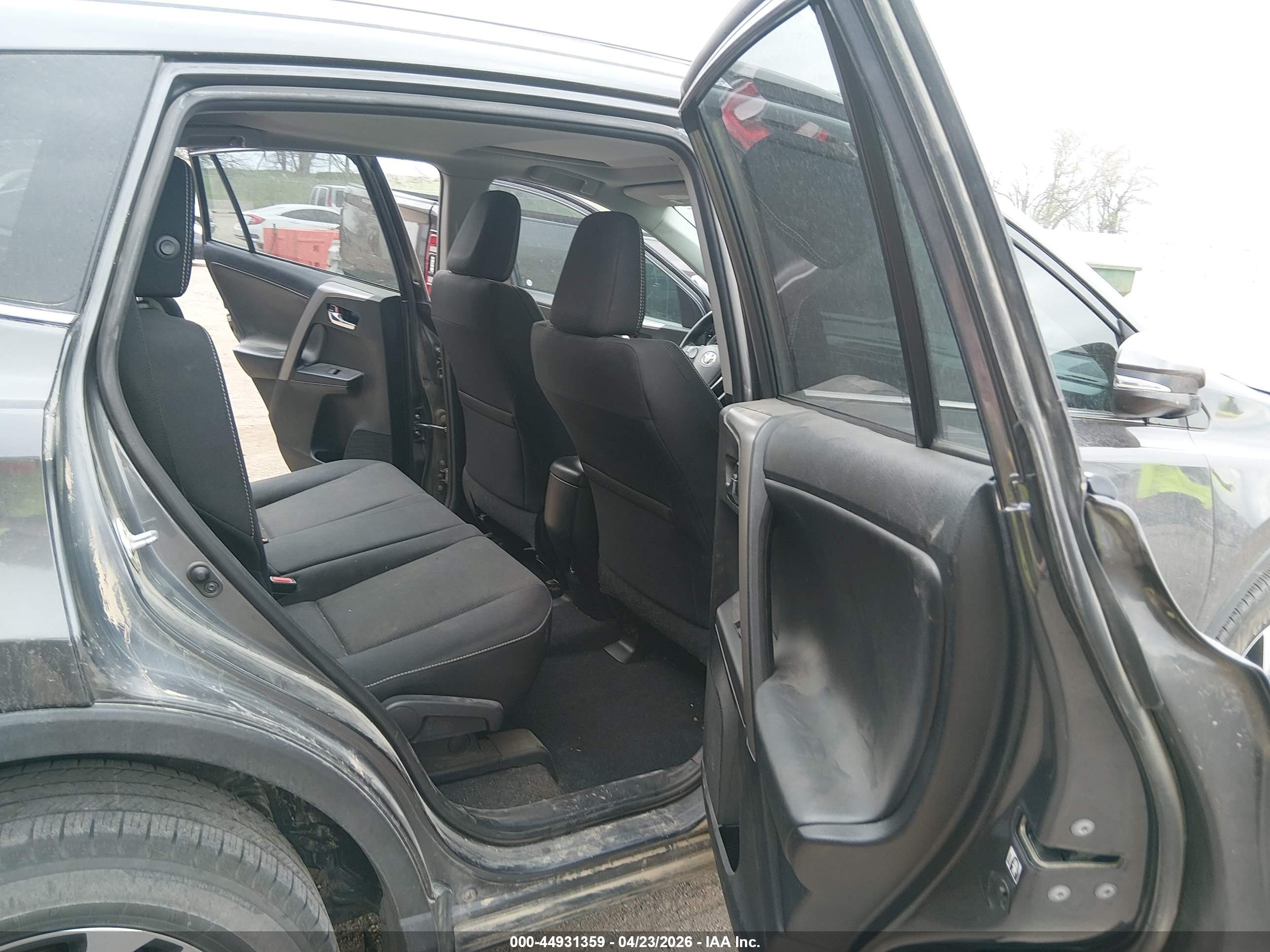 2018 Toyota Rav4 Xle Gray vin: 2T3WFREV9JW411931