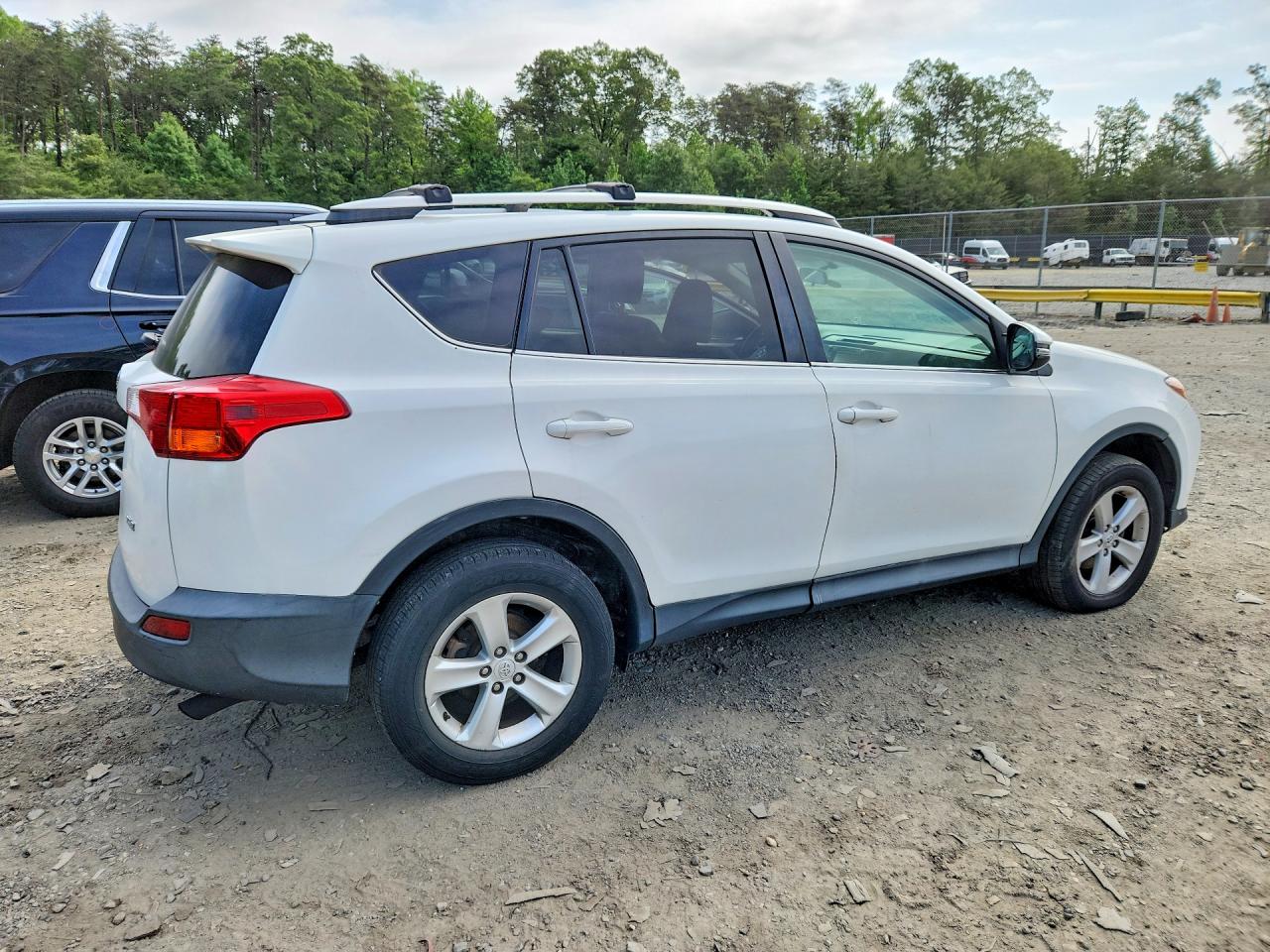 2013 Toyota Rav4 Xle White vin: 2T3WFREVXDW012580