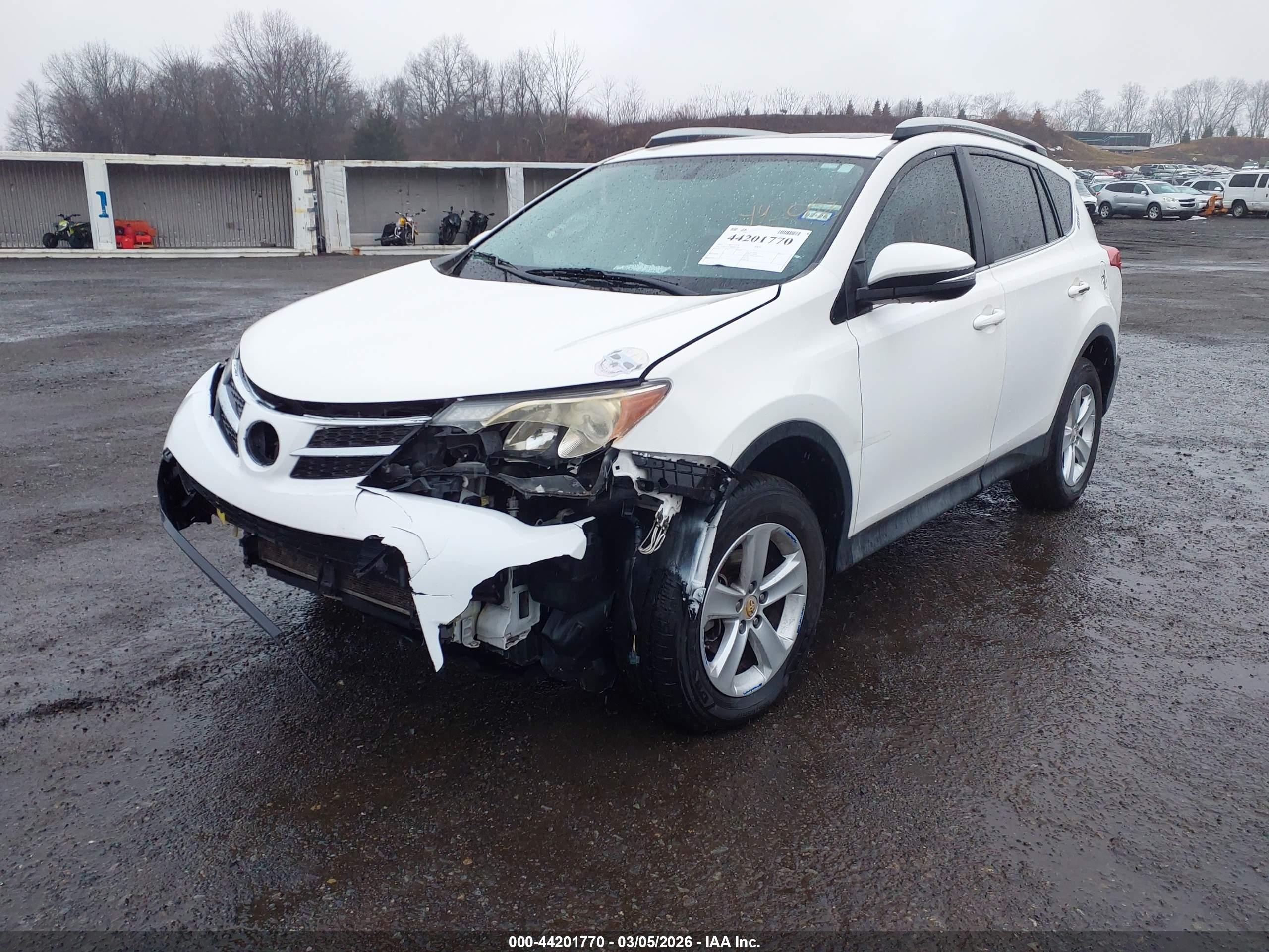 2013 Toyota Rav4 Xle White vin: 2T3WFREVXDW063366